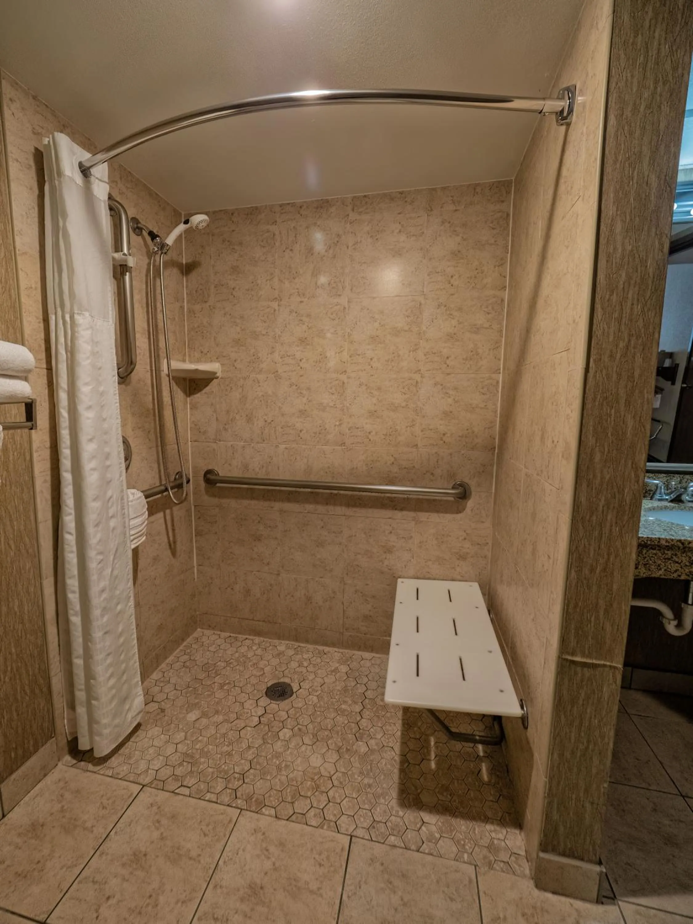 Shower in Comfort Inn Near Vail Beaver Creek