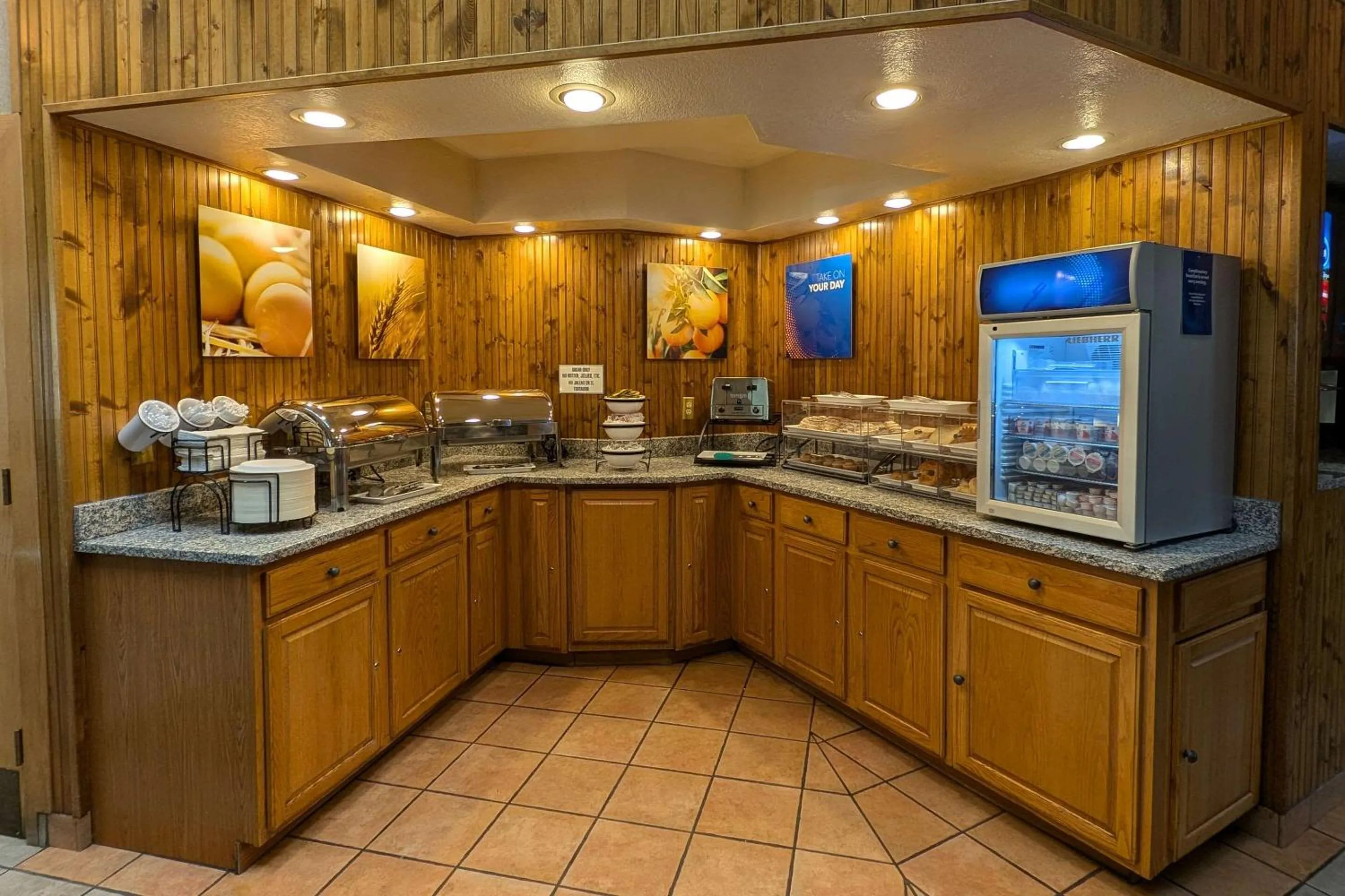 Breakfast in Comfort Inn Near Vail Beaver Creek