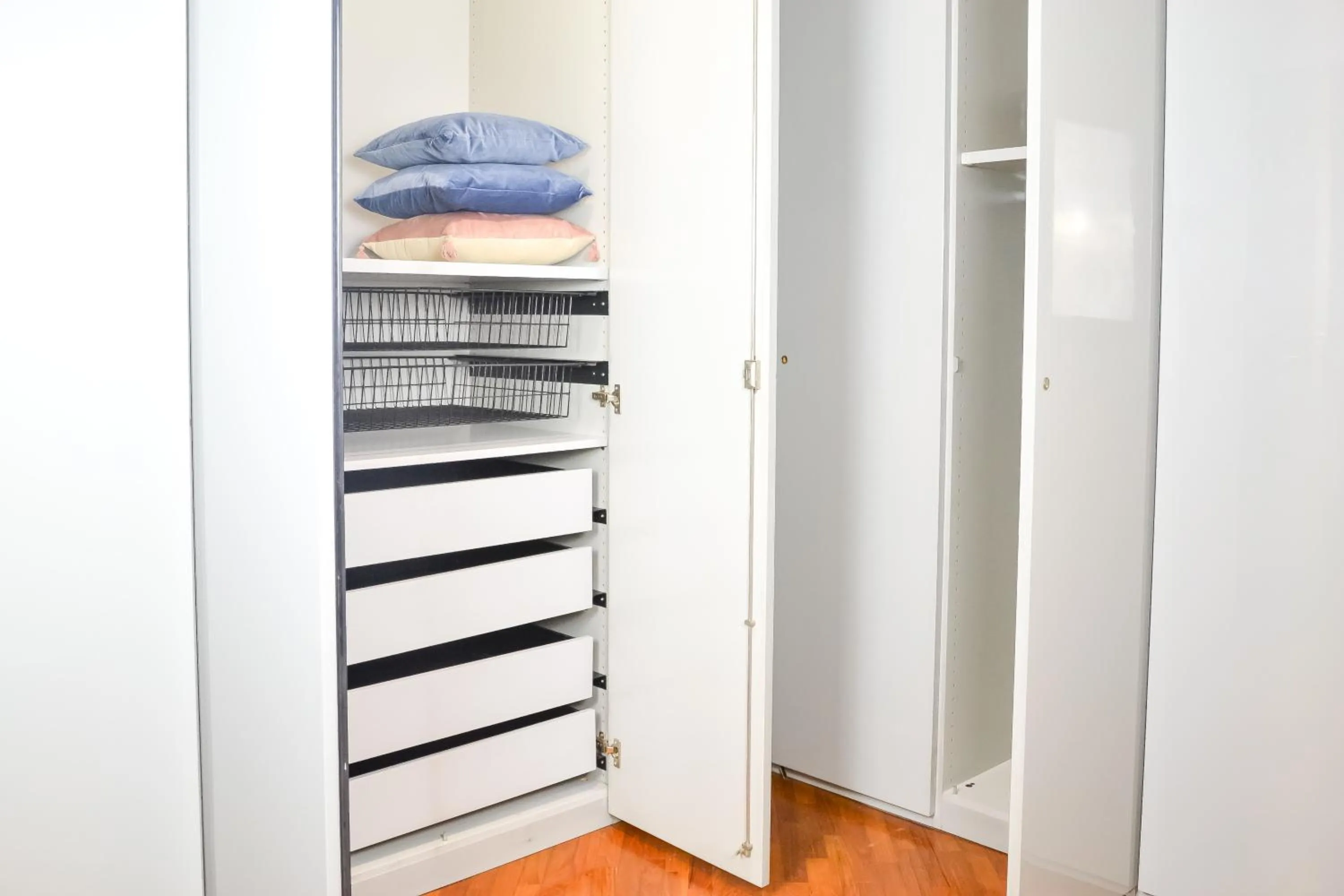 wardrobe in FlatMILAN