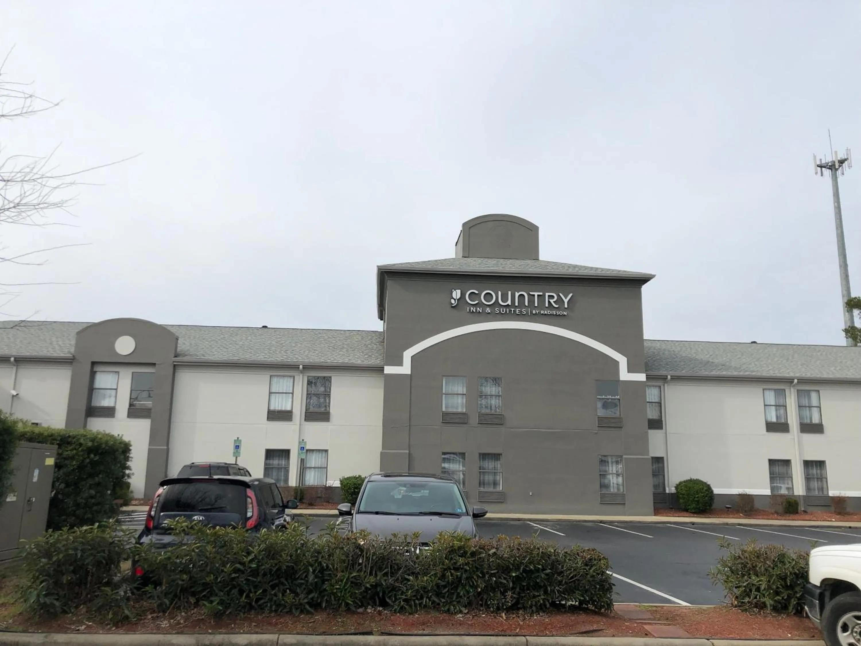 Property building in Country Inn & Suites by Radisson, Greenville, NC
