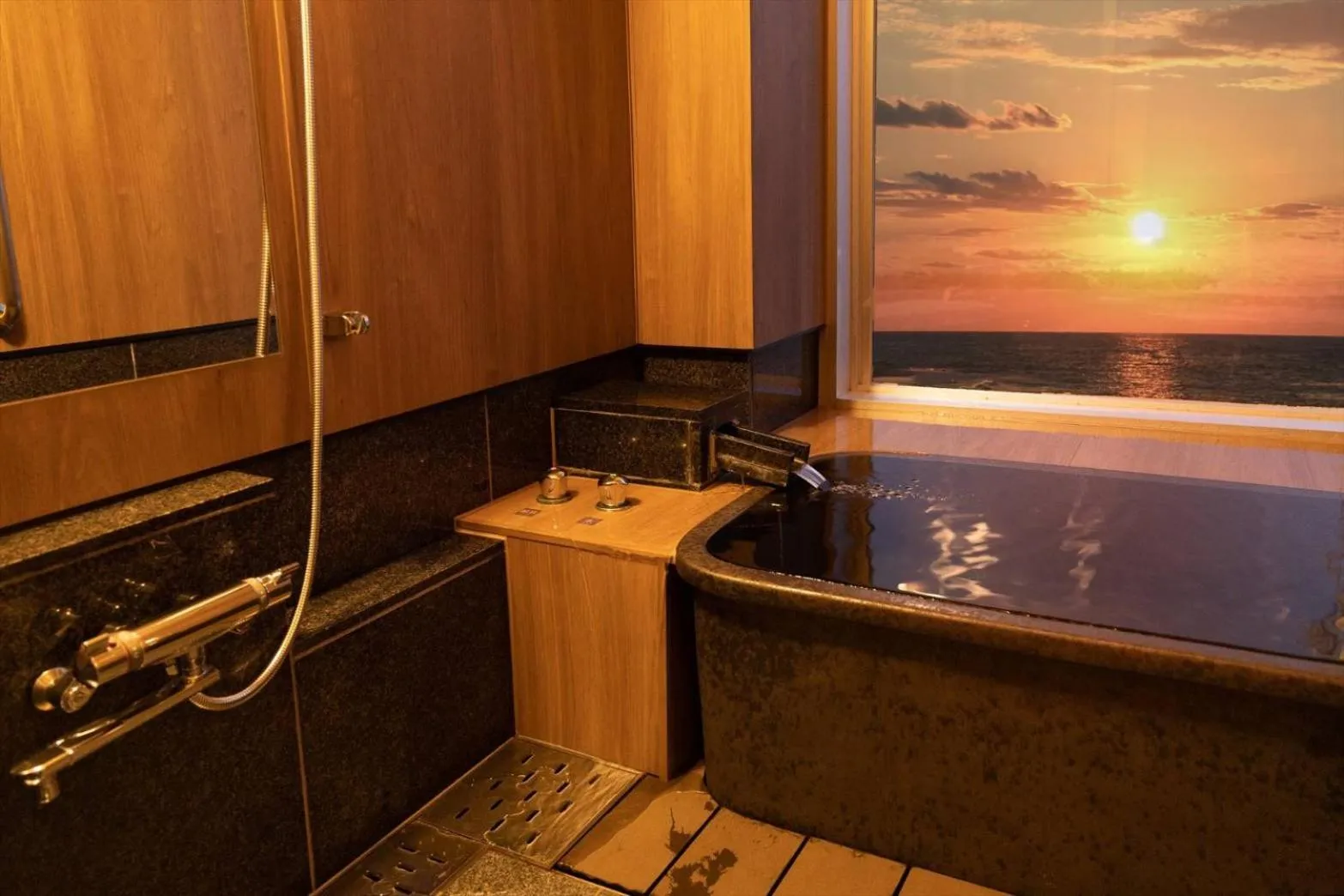 Hot Spring Bath in Ikkyu -Seaside Hotel-