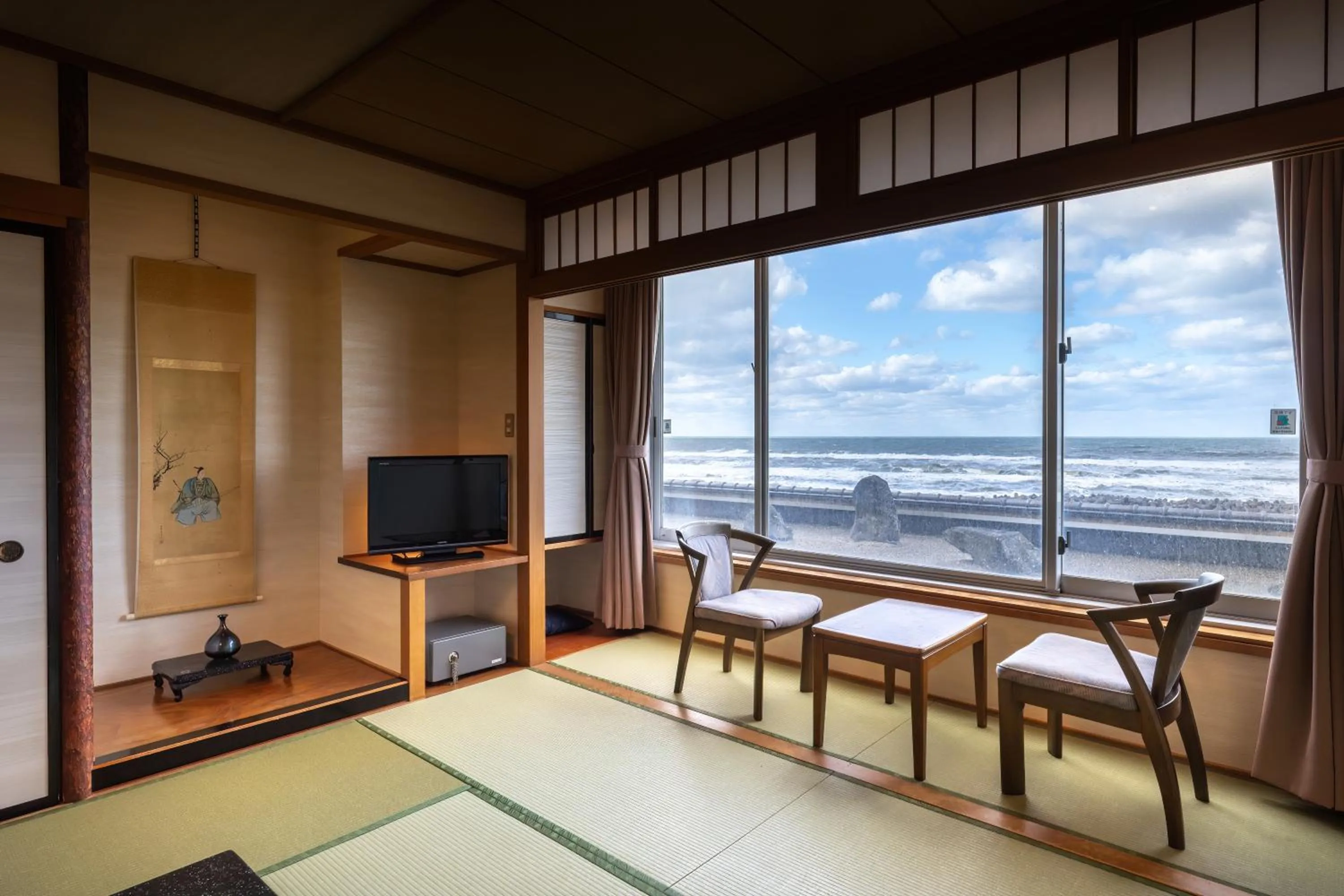 Photo of the whole room in Ikkyu -Seaside Hotel-
