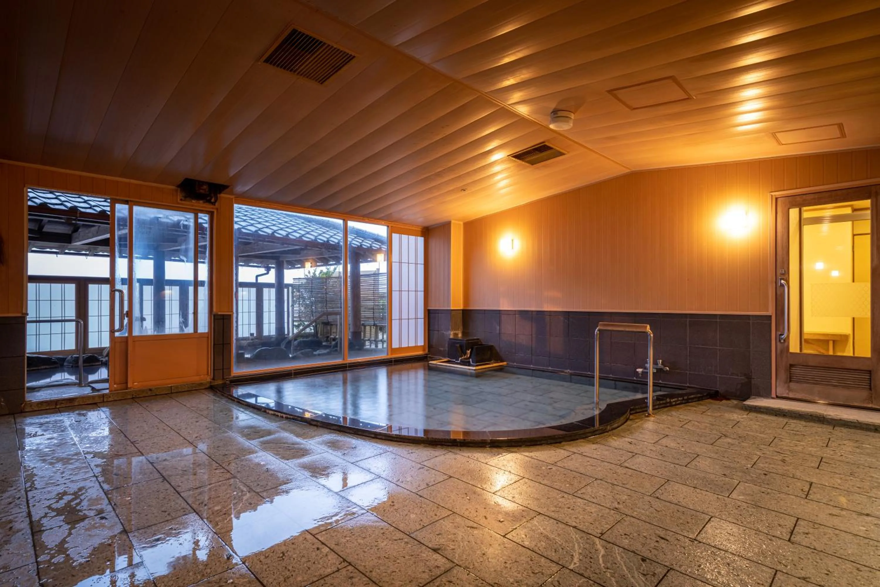 Hot Spring Bath in Ikkyu -Seaside Hotel-