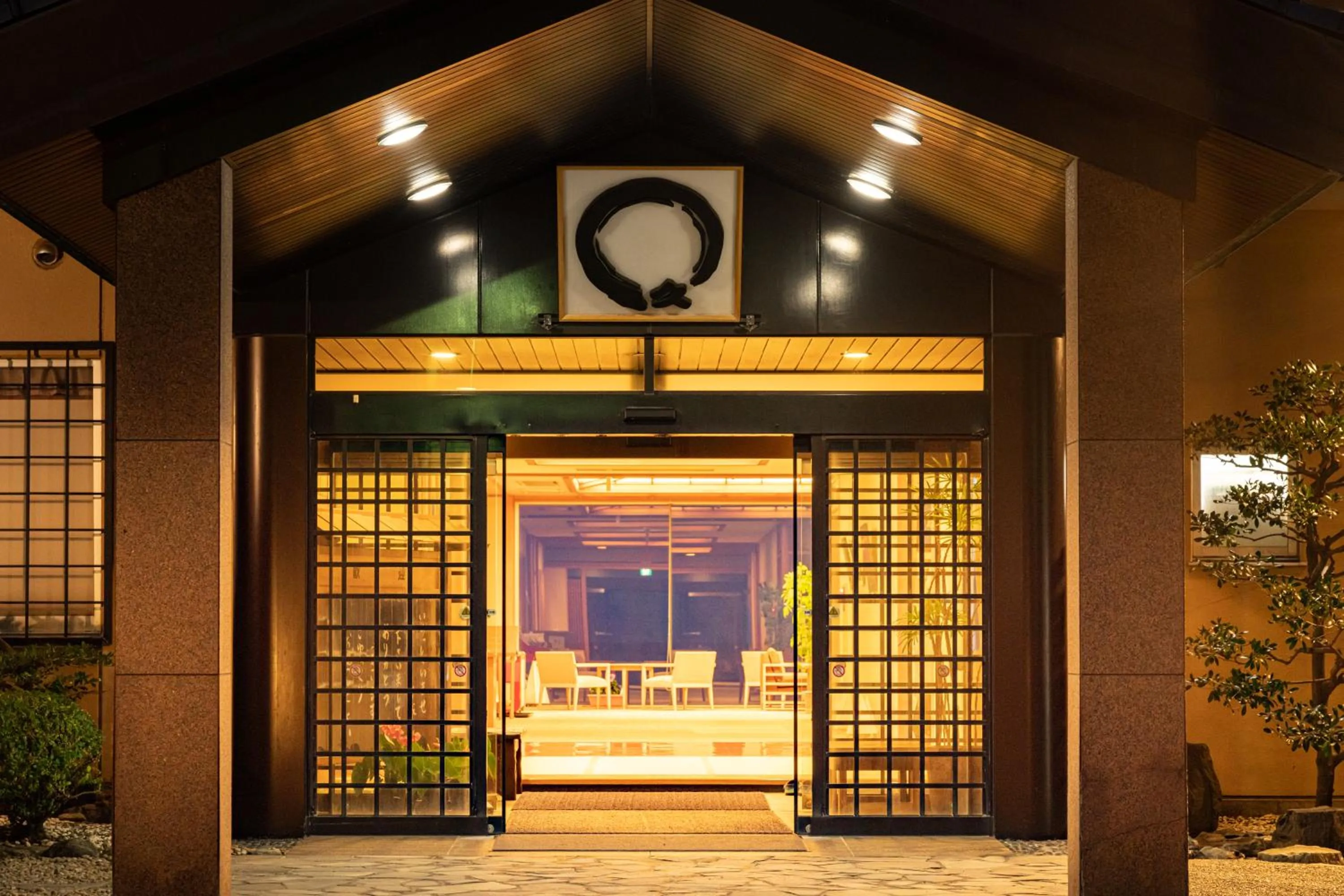 Facade/entrance in Ikkyu -Seaside Hotel-
