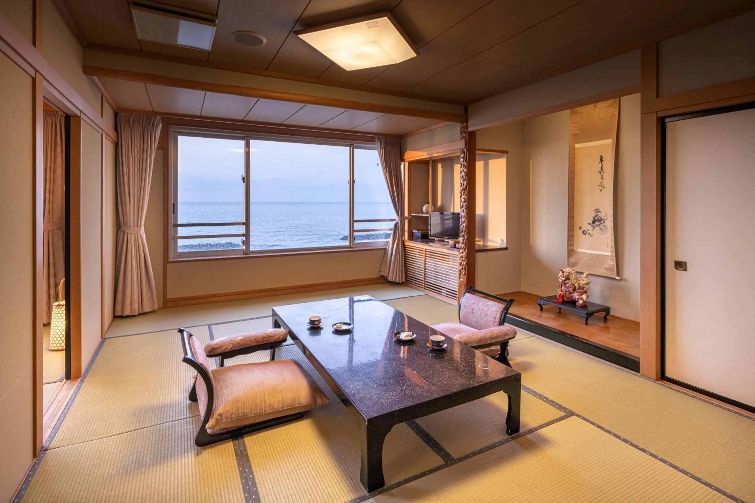 Photo of the whole room in Ikkyu -Seaside Hotel-
