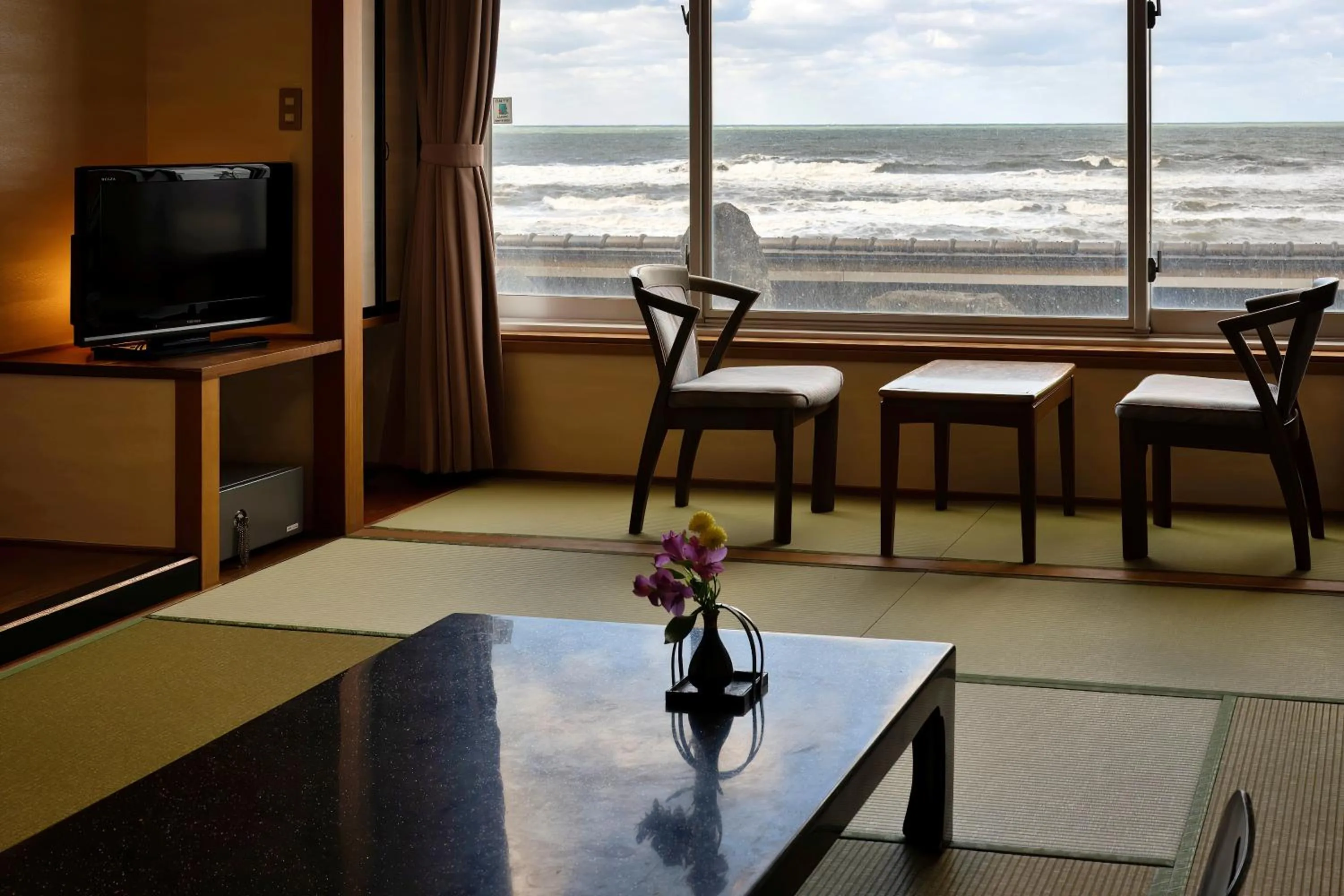 Photo of the whole room in Ikkyu -Seaside Hotel-