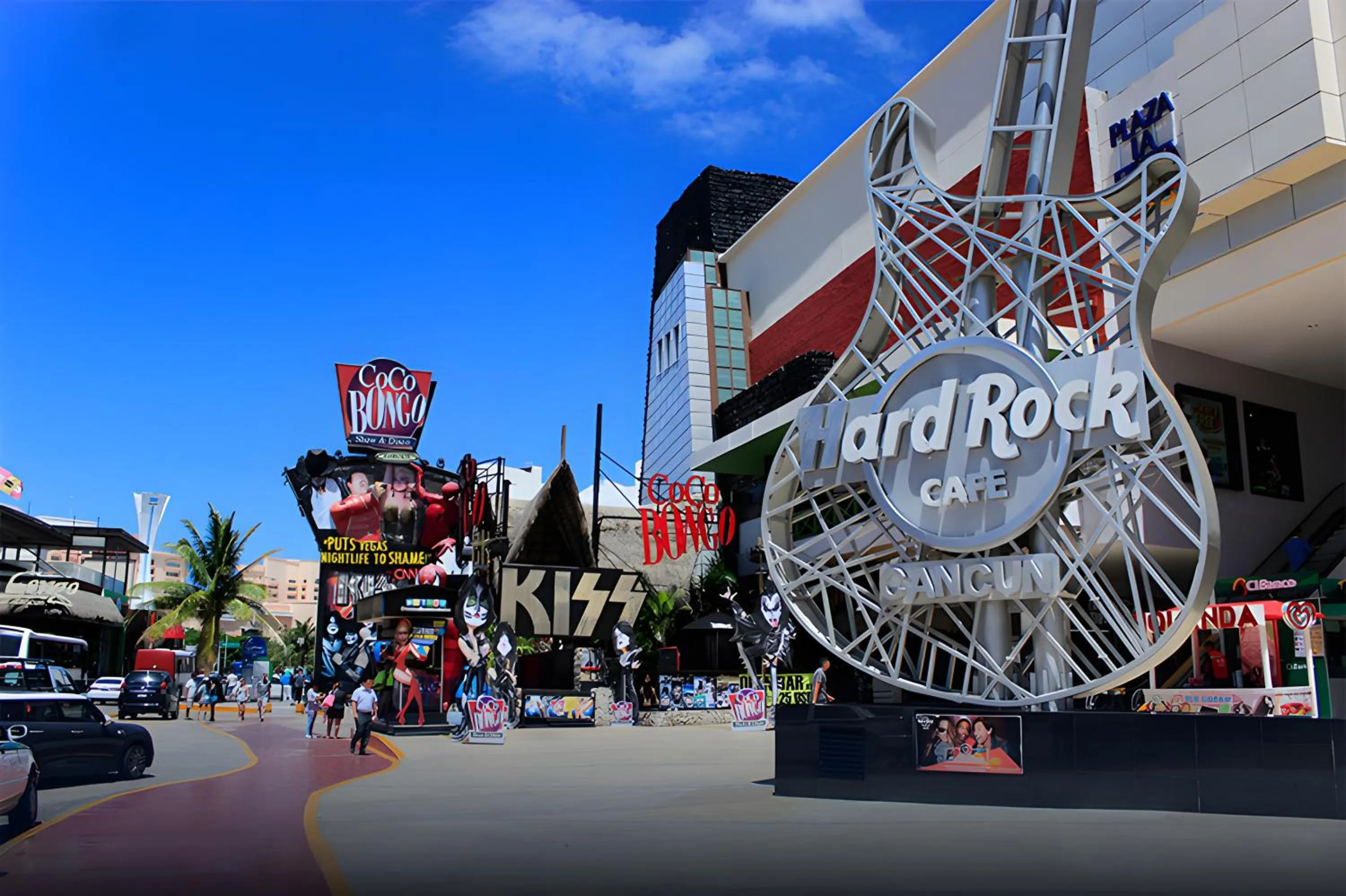 Shopping Area in Paradise Beachfront & Nightlife Heart