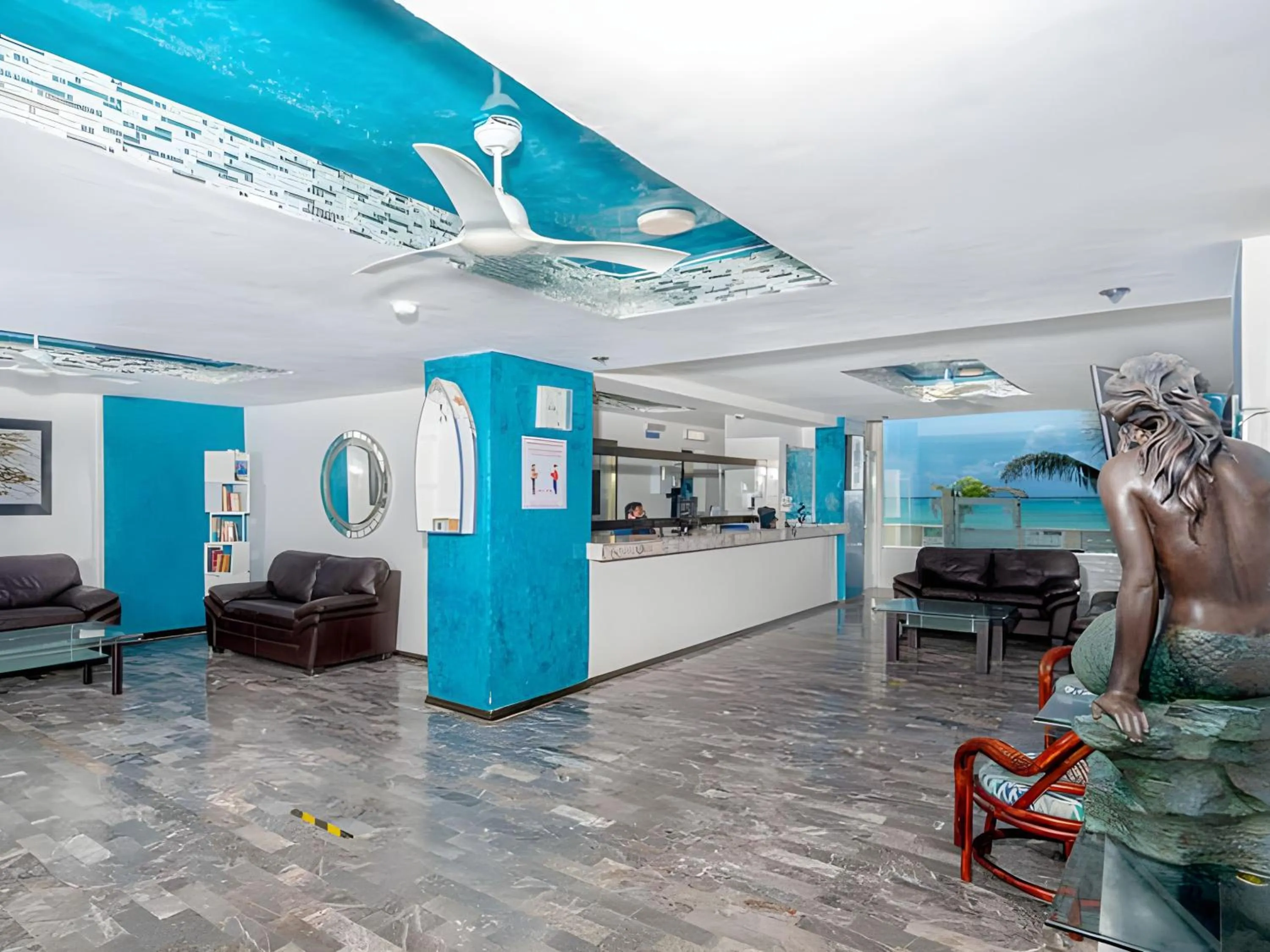 Property building in Paradise Beachfront & Nightlife Heart