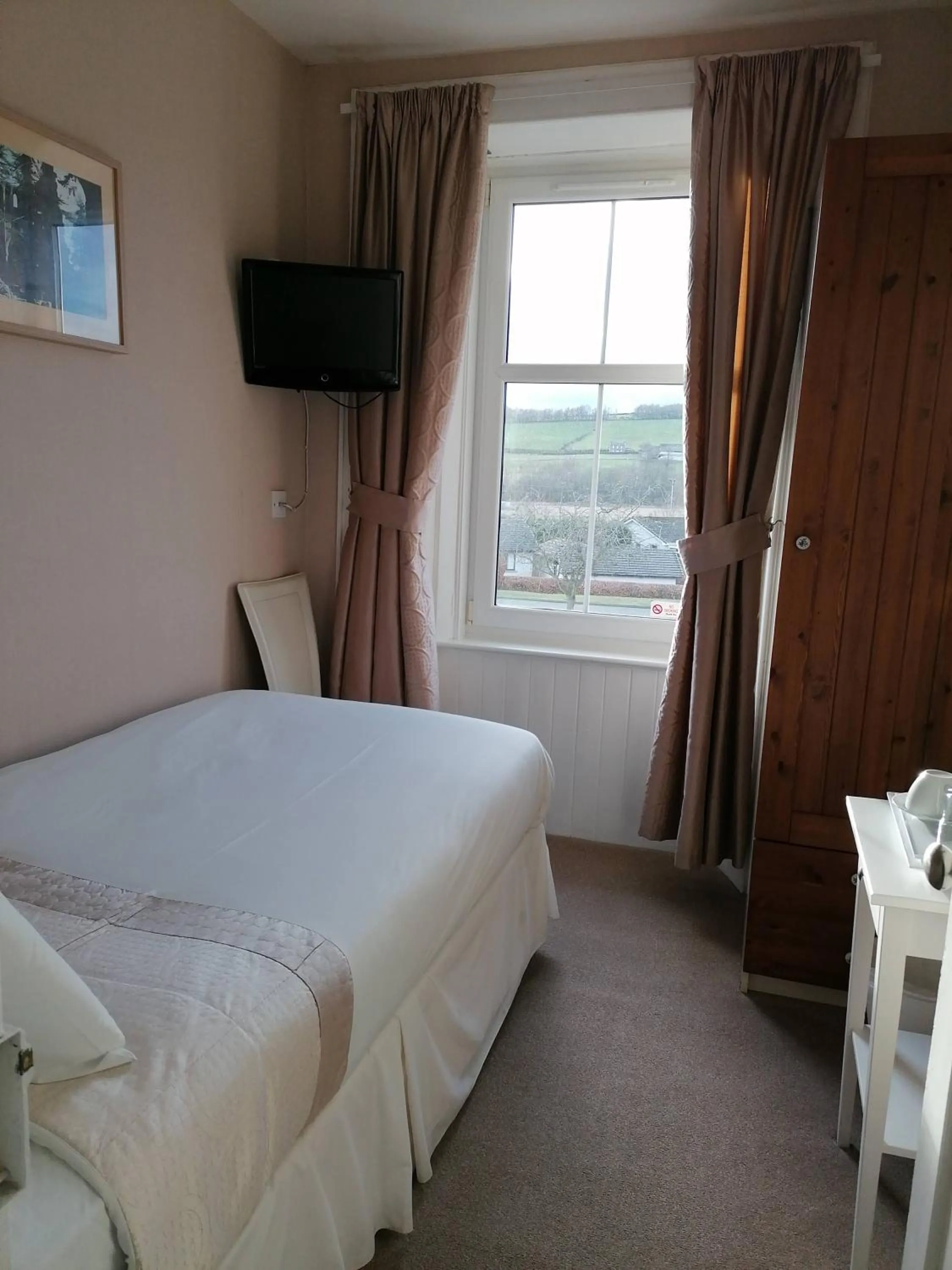 Coffee/tea facilities, Bed in Broomfield House Bed and Breakfast