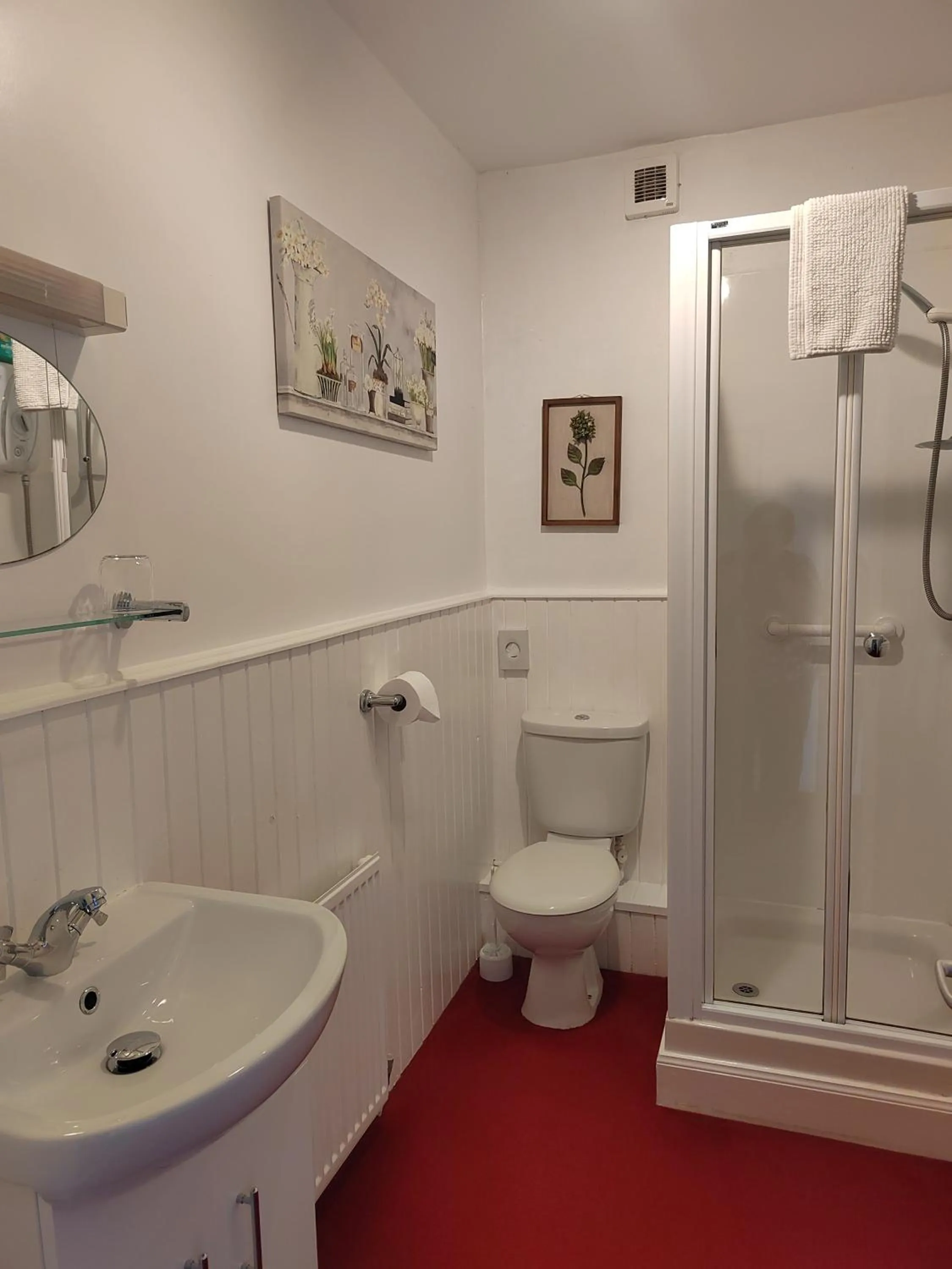 Shower in Broomfield House Bed and Breakfast