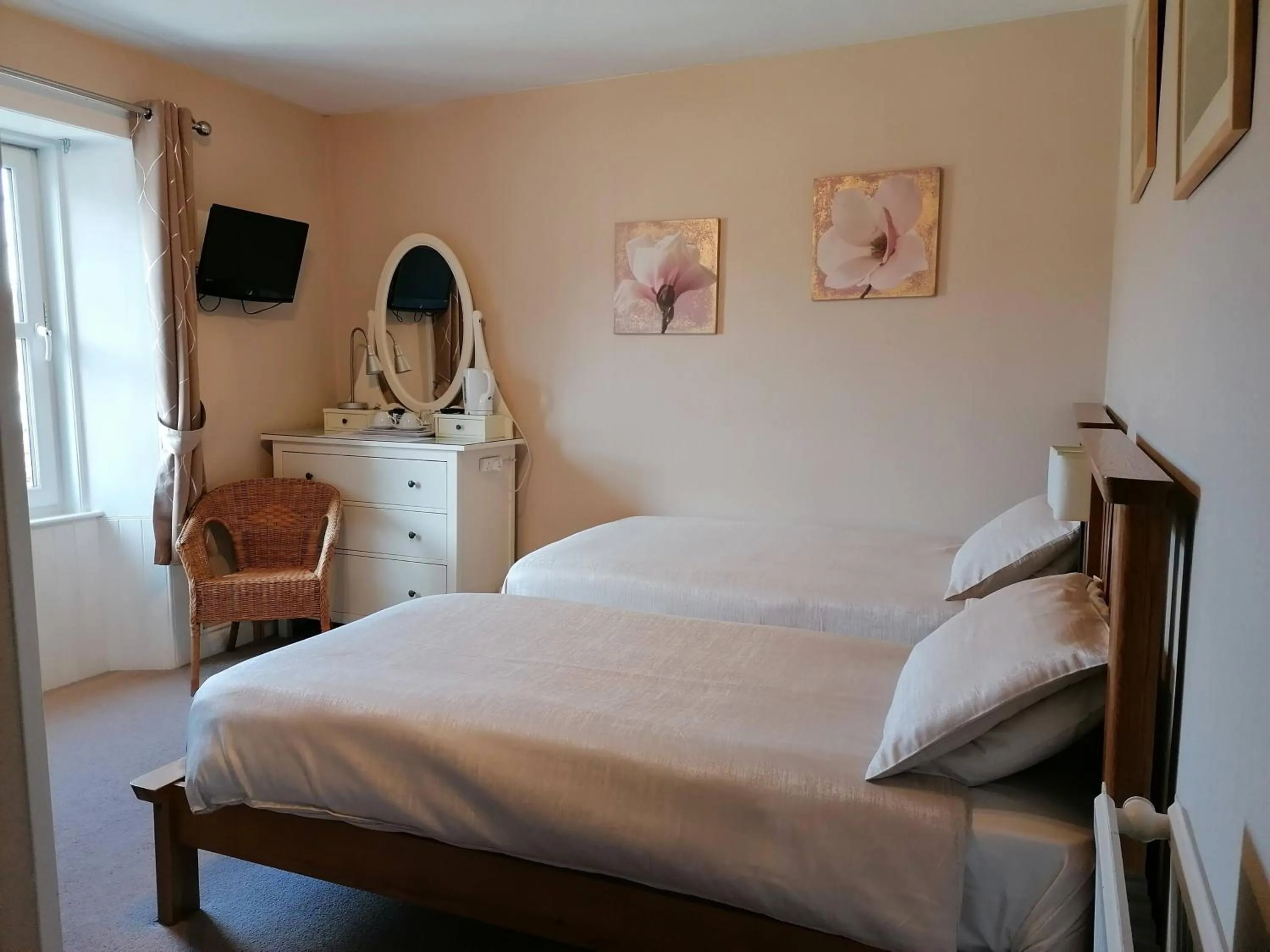 Twin Room with Private Bathroom - single occupancy in Broomfield House Bed and Breakfast