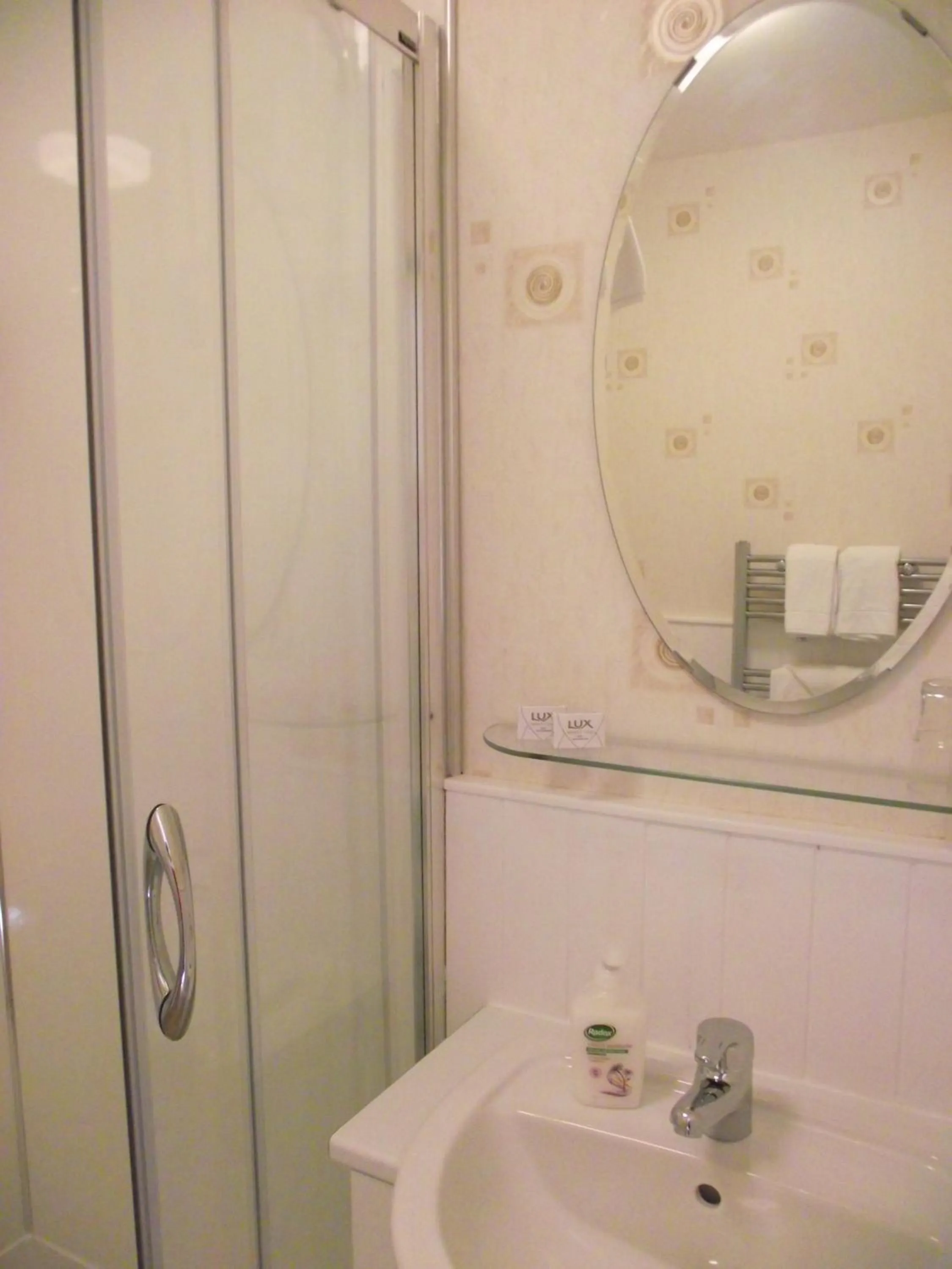 Bathroom in Broomfield House Bed and Breakfast