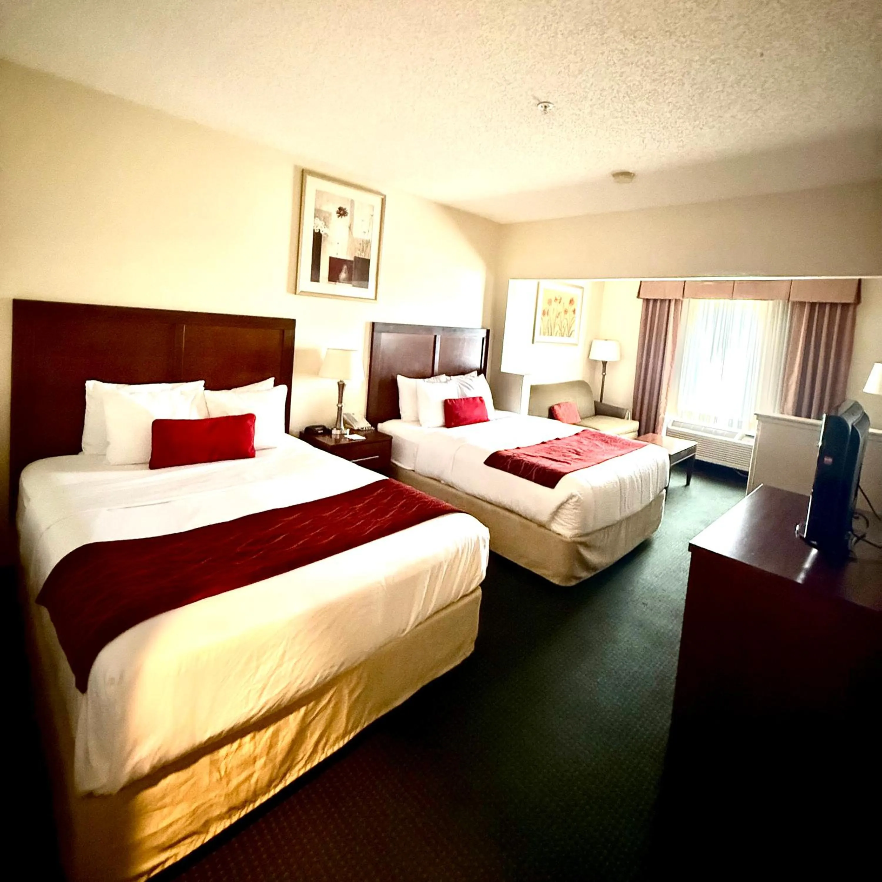 Bedroom, Bed in Ramada by Wyndham Denver International Airport