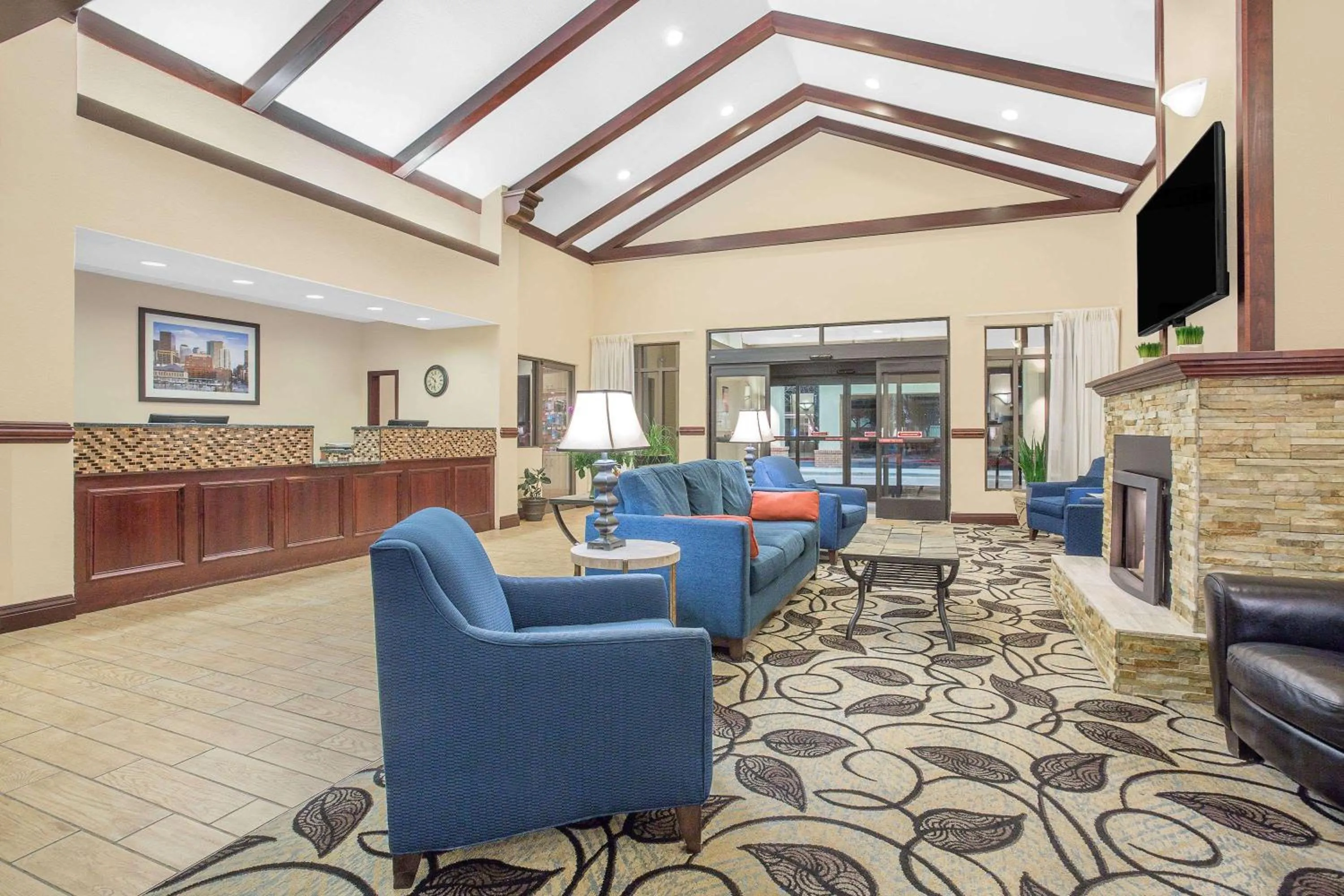 Lobby or reception in Ramada by Wyndham Denver International Airport