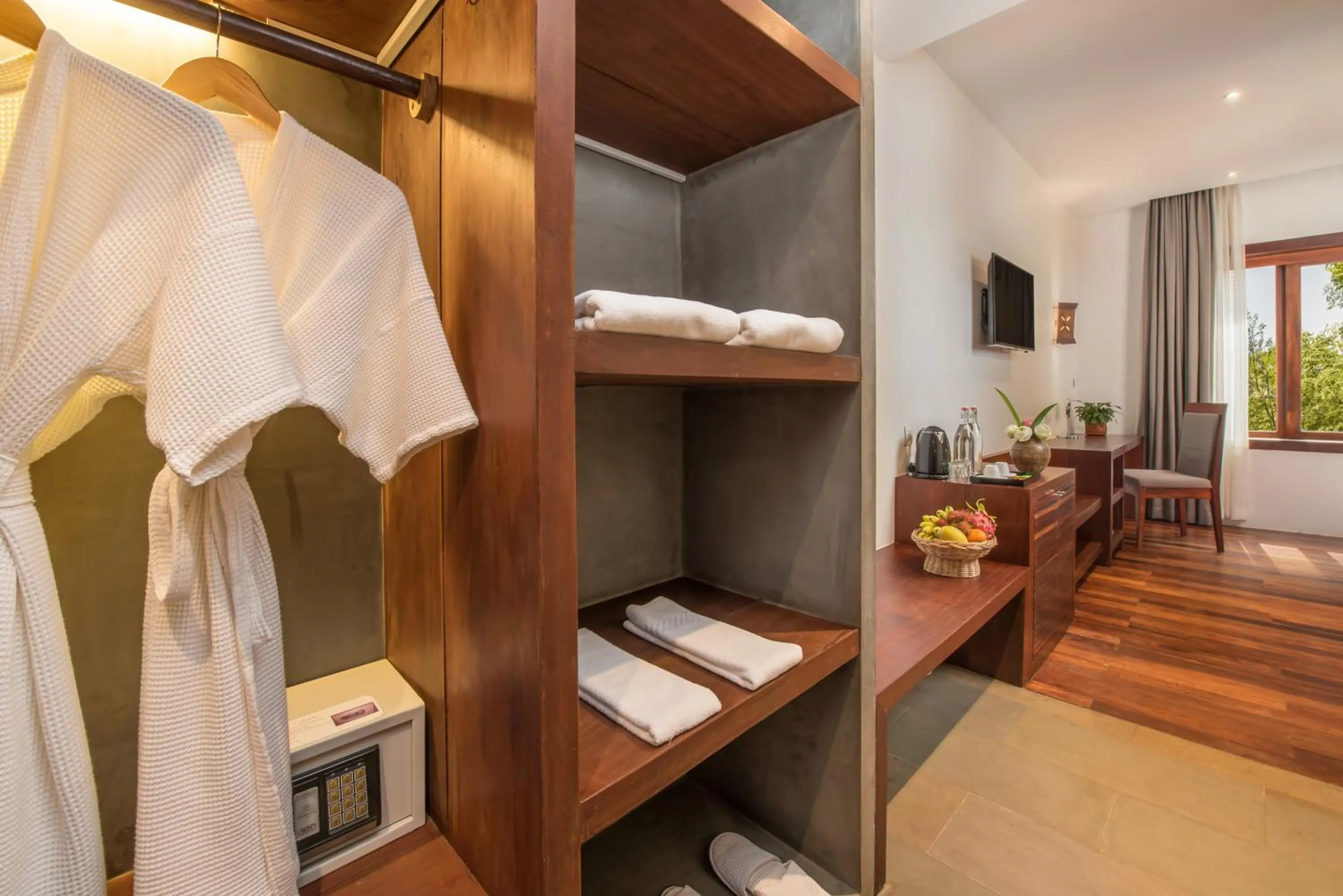 wardrobe, Bed in Siemreap Vasinh Residence