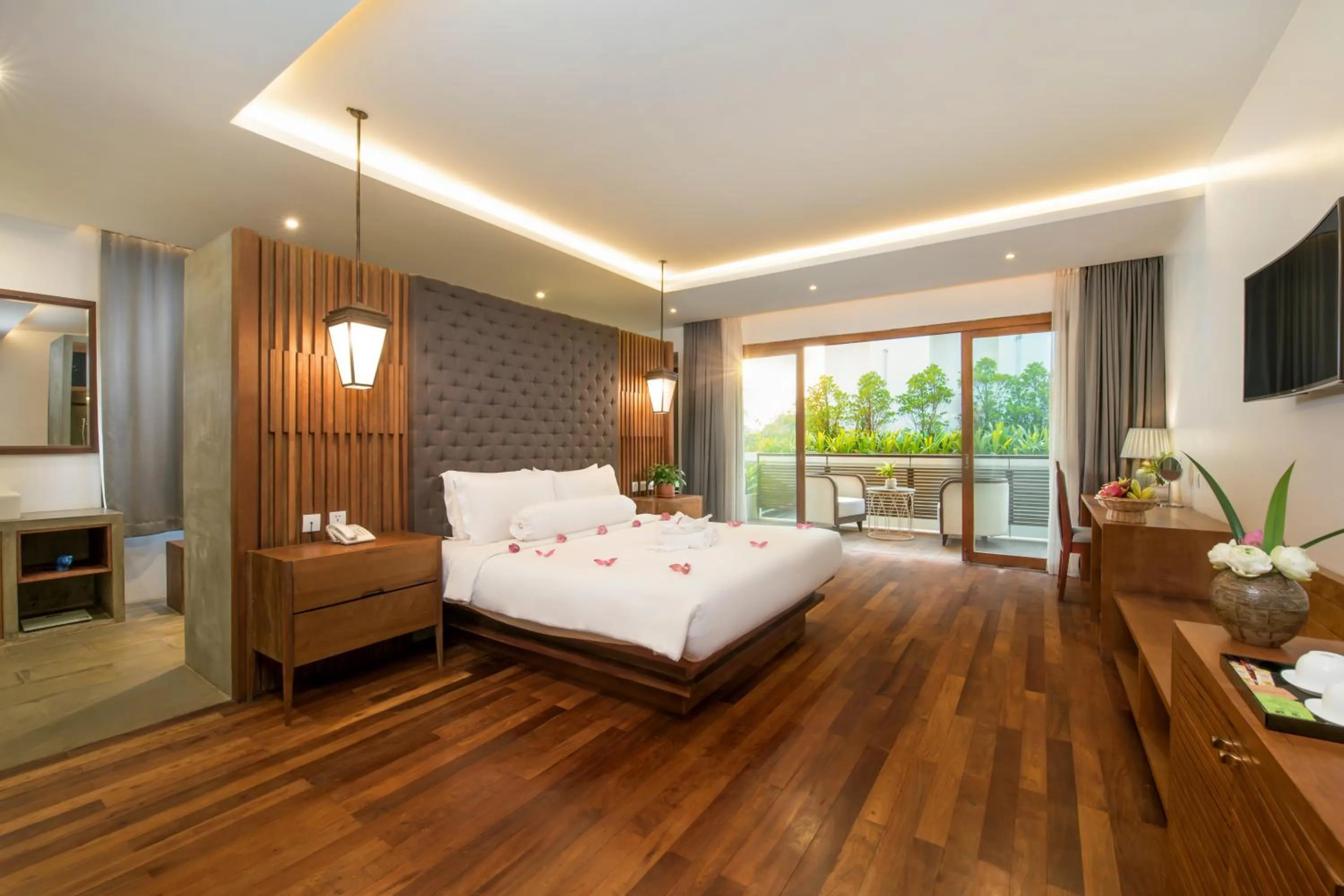 Photo of the whole room, Bed in Siemreap Vasinh Residence