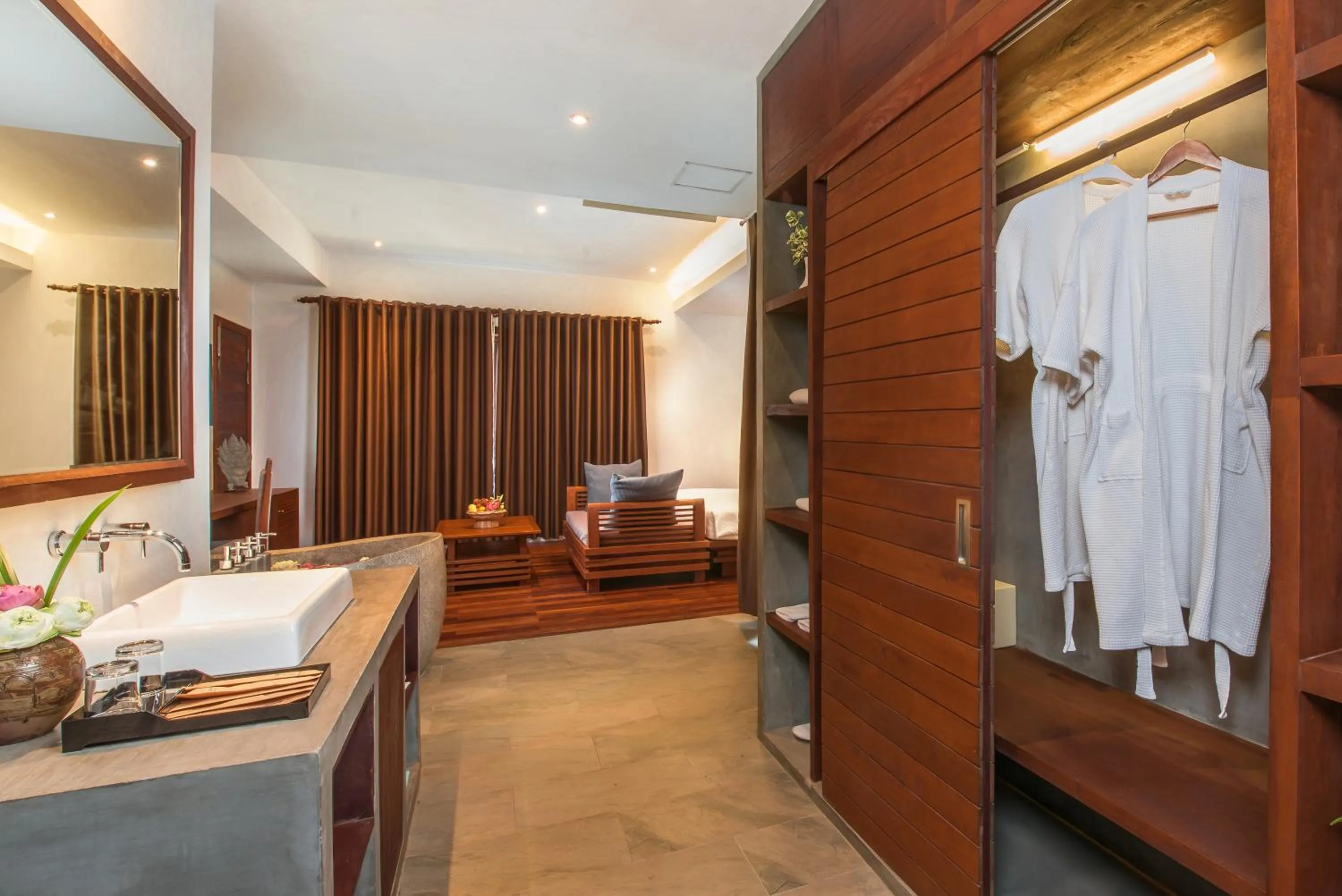 Seating area, Bed in Siemreap Vasinh Residence