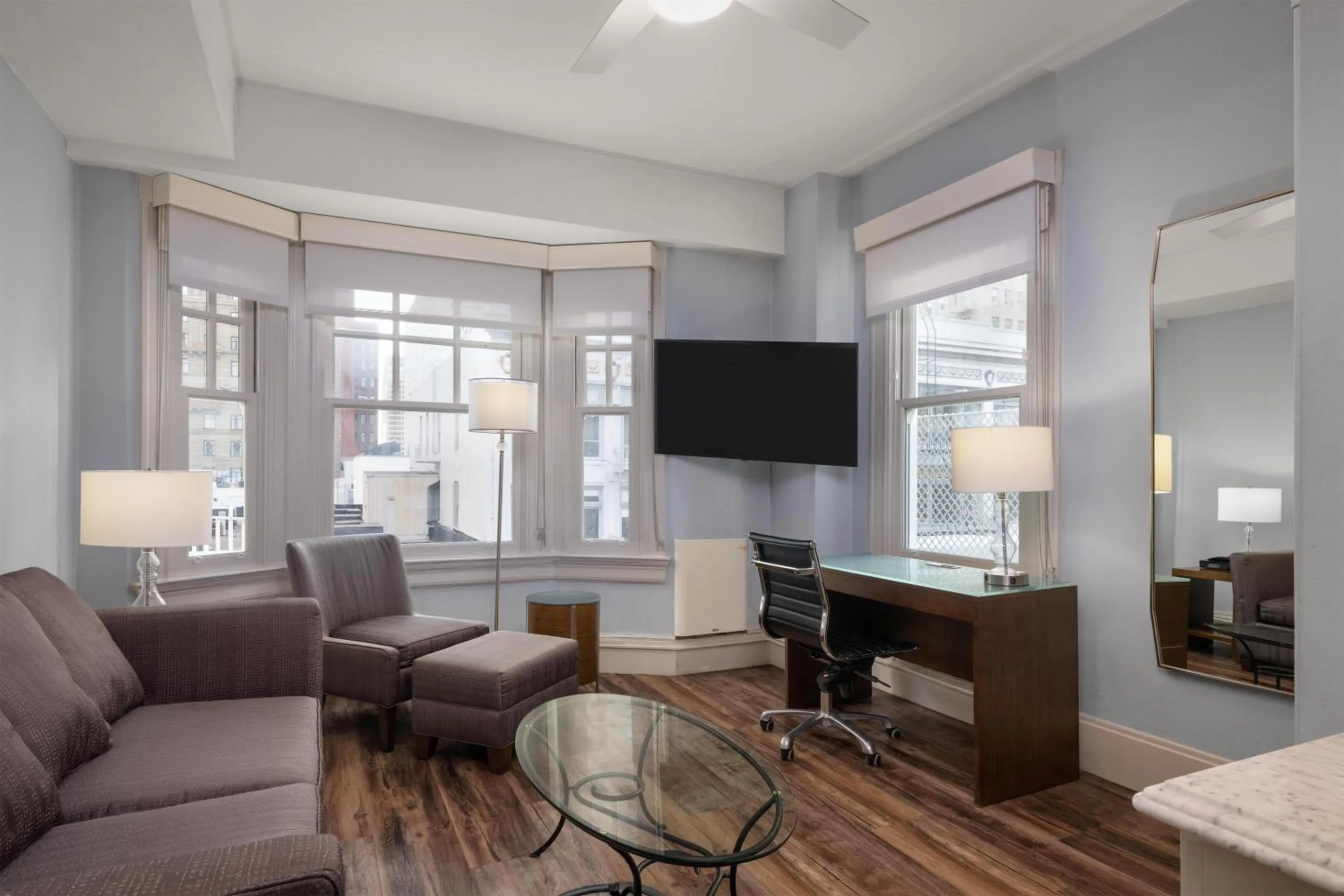 Bedroom in Cartwright Hotel Union Square - BW Premier Collection