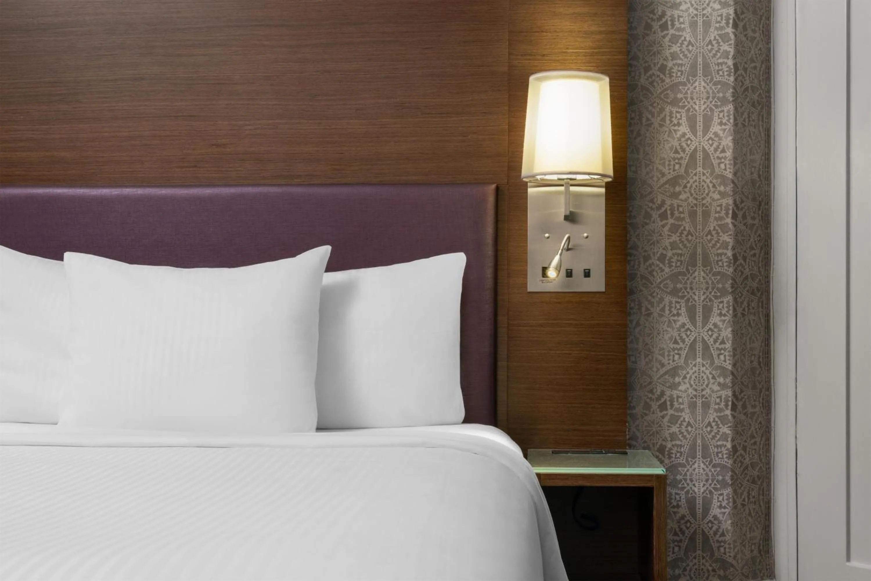 Bedroom, Bed in Cartwright Hotel Union Square - BW Premier Collection