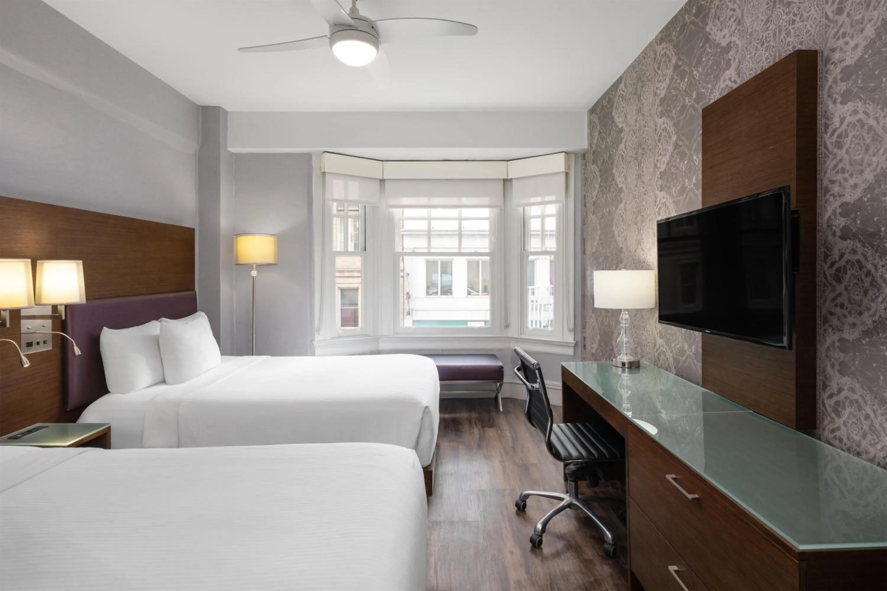 Bedroom, Bed in Cartwright Hotel Union Square - BW Premier Collection