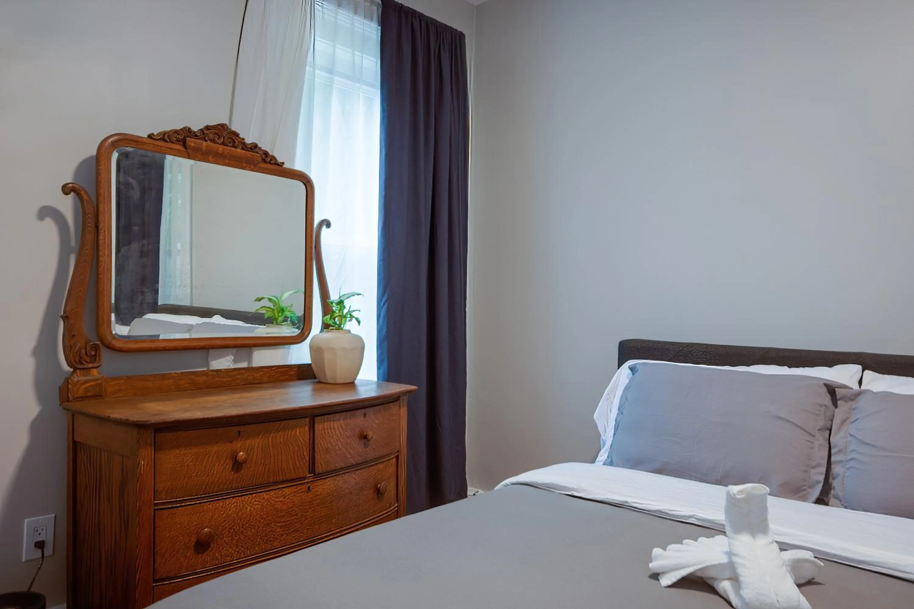 Bed in Boston Queen Bedroom