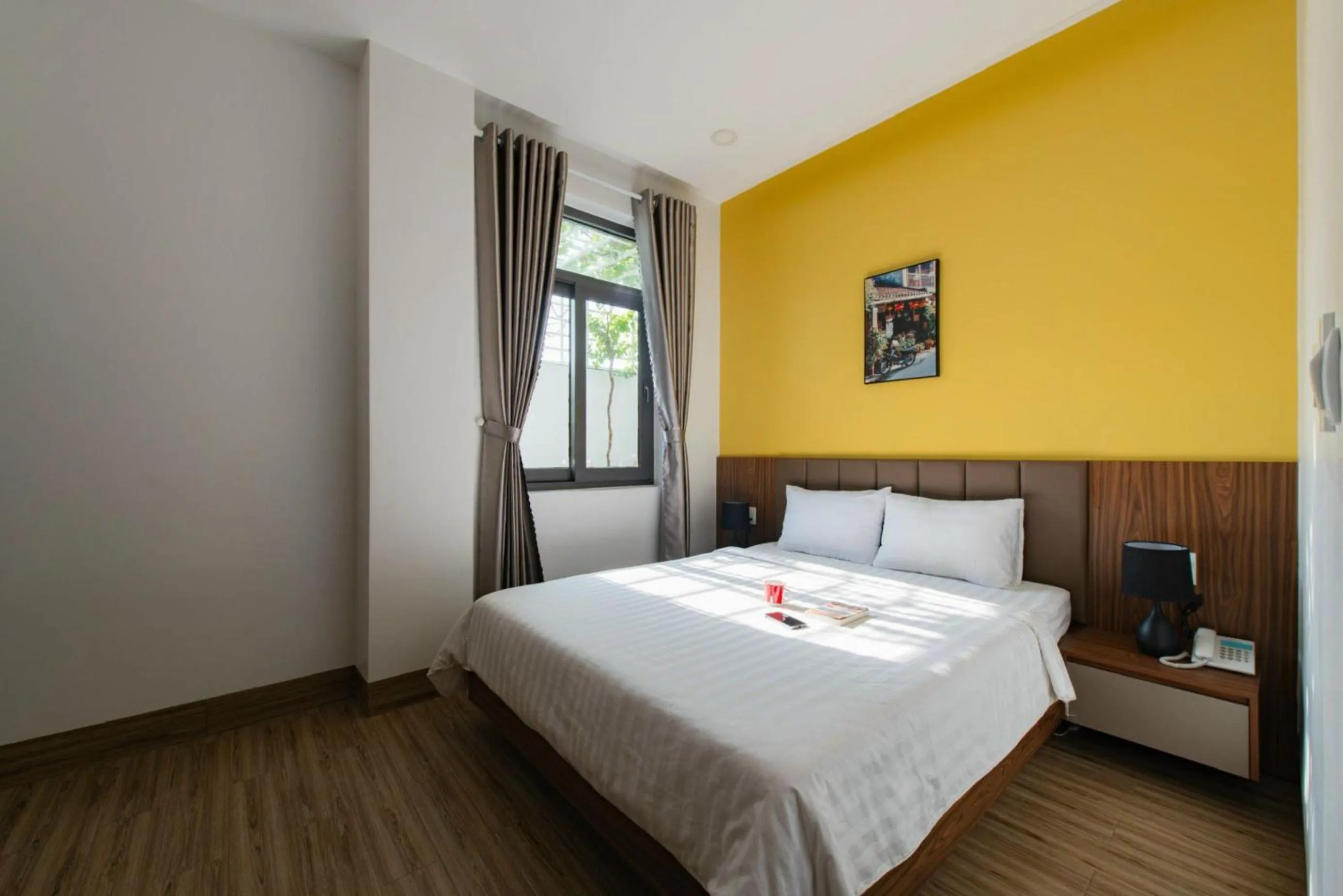 Bed in West Lake Hotel - Near Bai Dai Beach