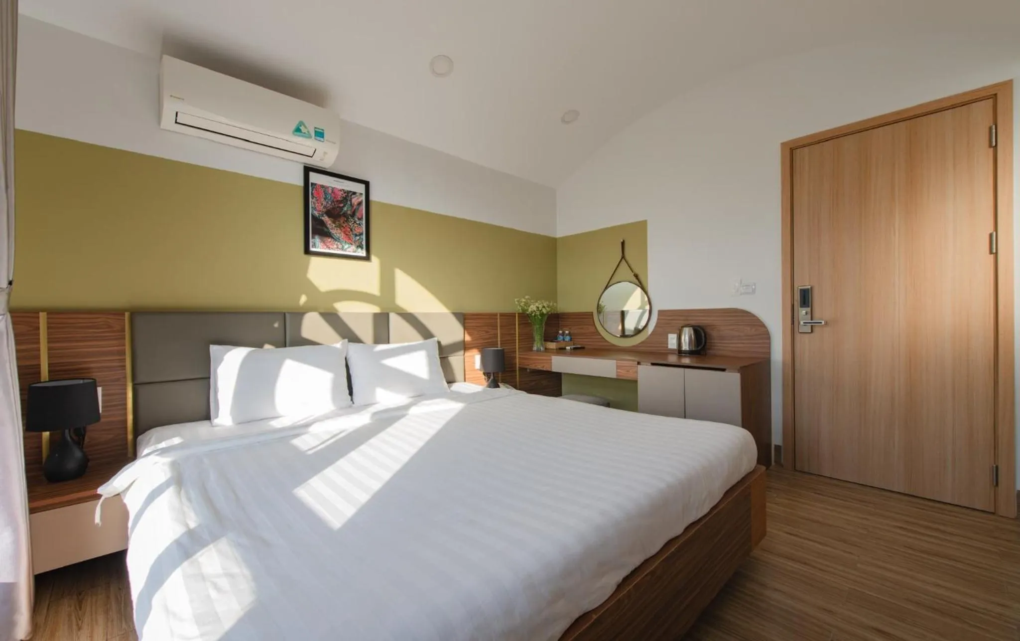 Bed in West Lake Hotel - Near Bai Dai Beach