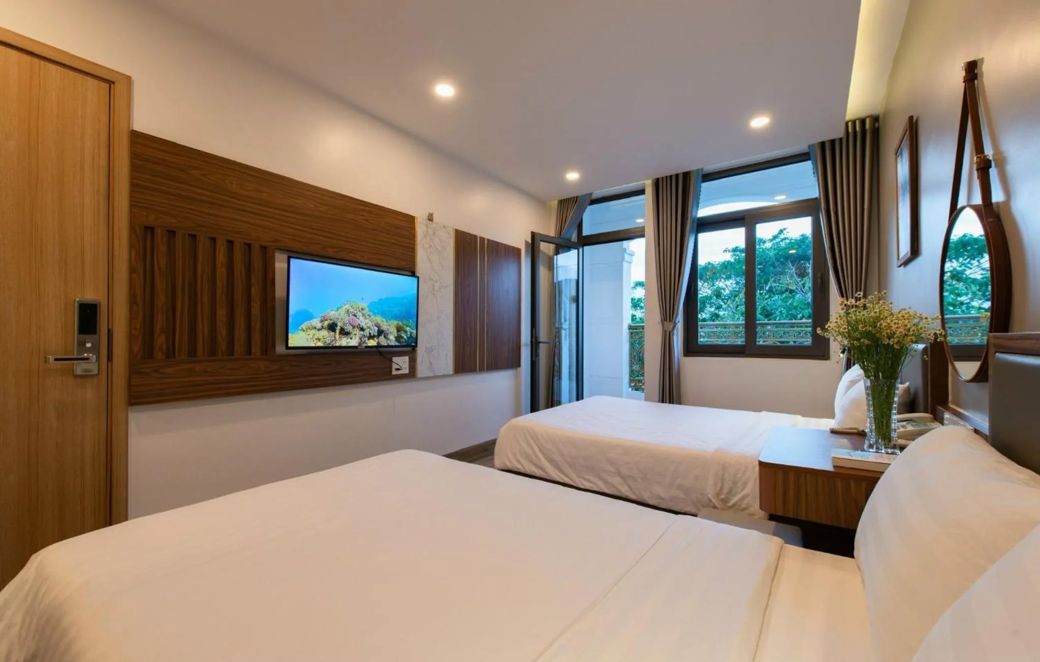 Bed in West Lake Hotel - Near Bai Dai Beach
