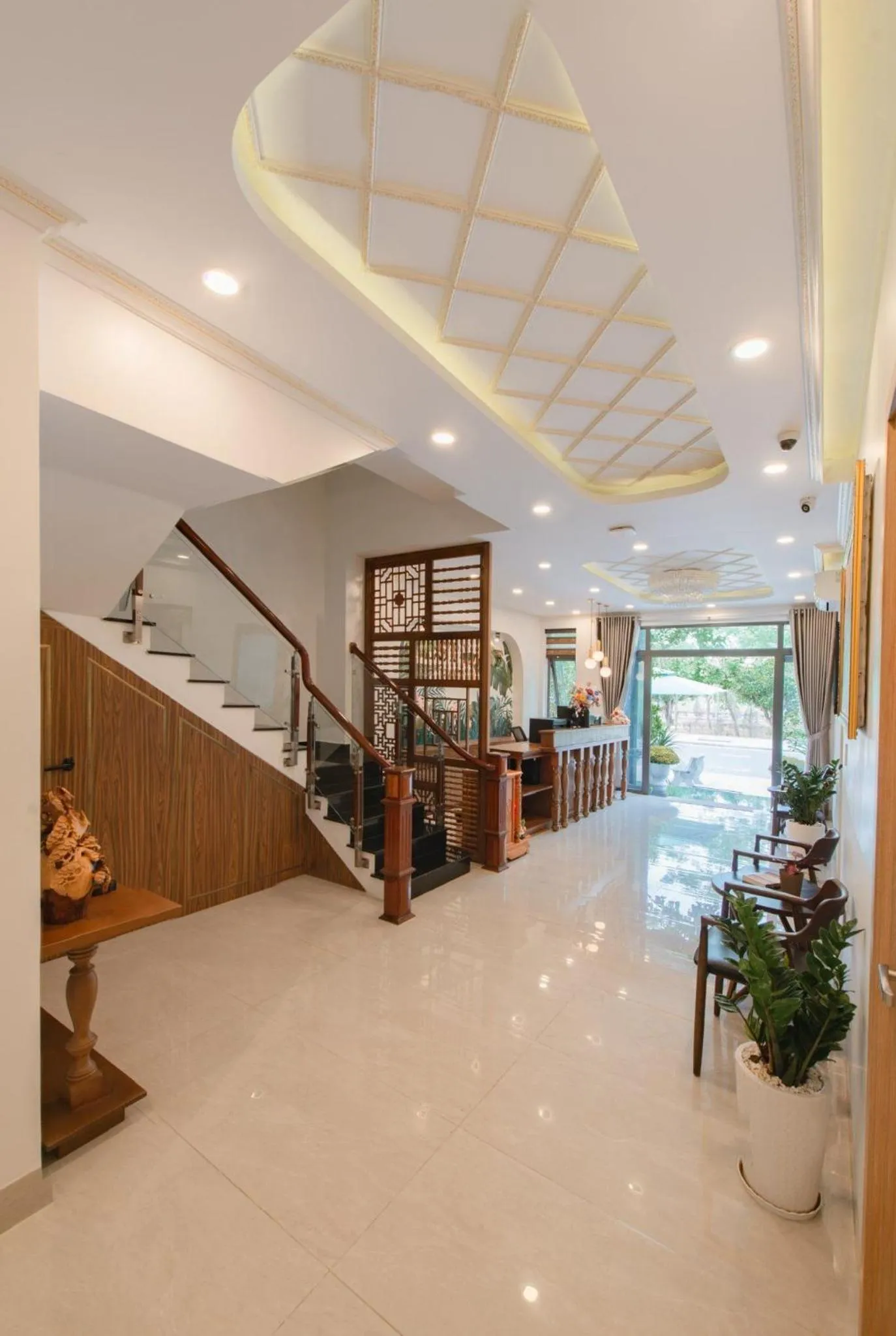 Lobby or reception in West Lake Hotel - Near Bai Dai Beach