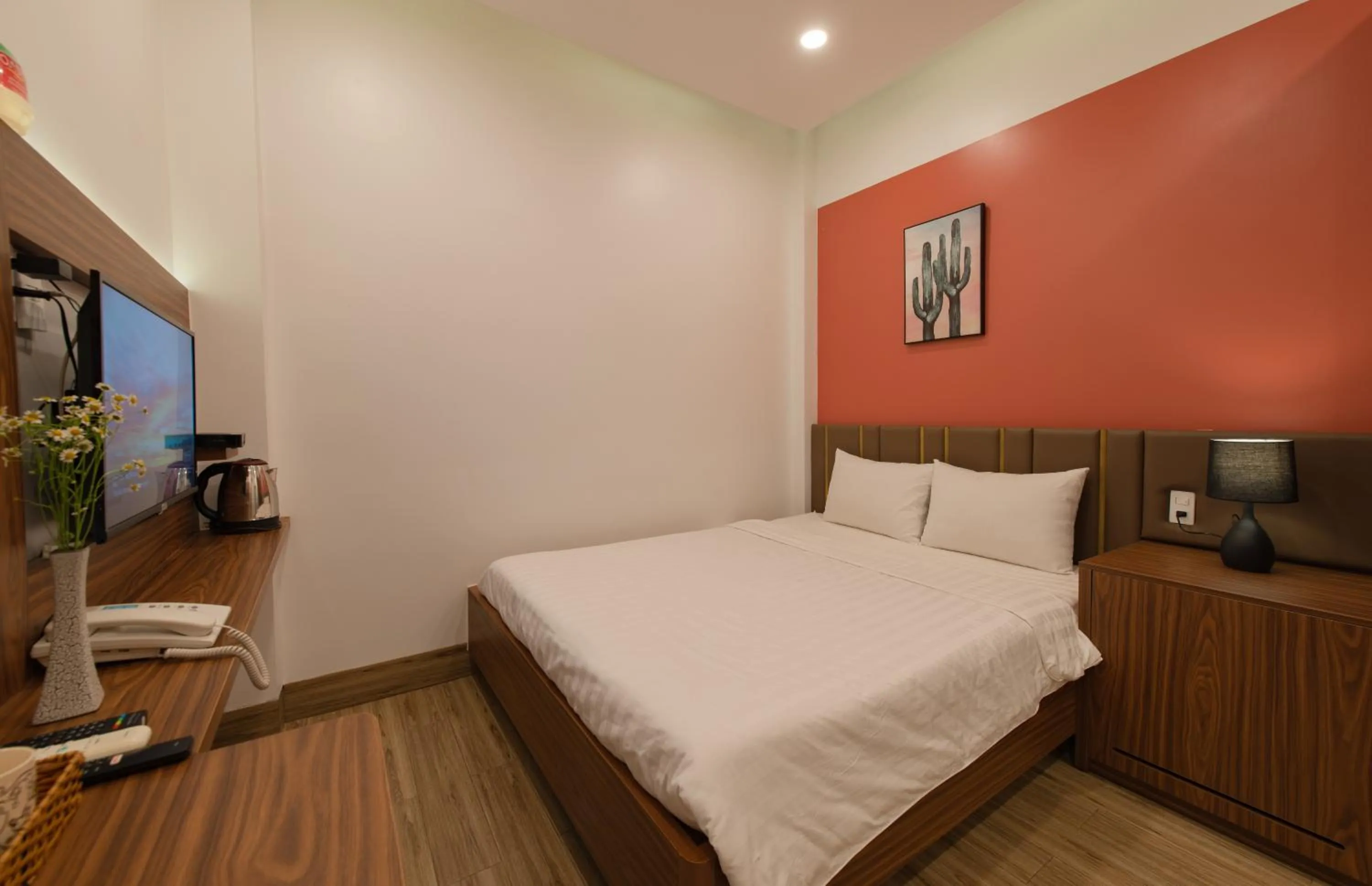 Bed in West Lake Hotel - Near Bai Dai Beach