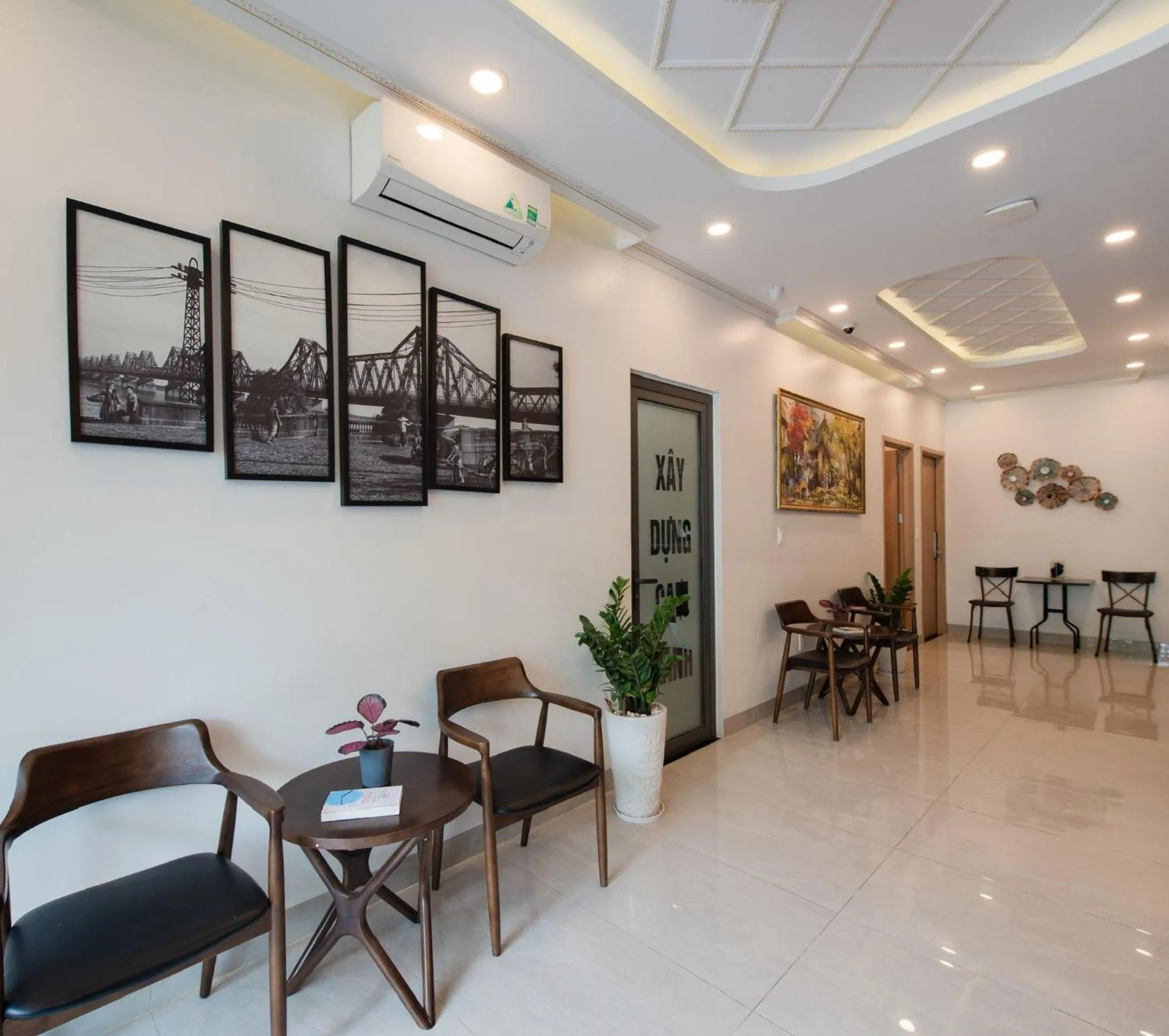 Seating area in West Lake Hotel - Near Bai Dai Beach