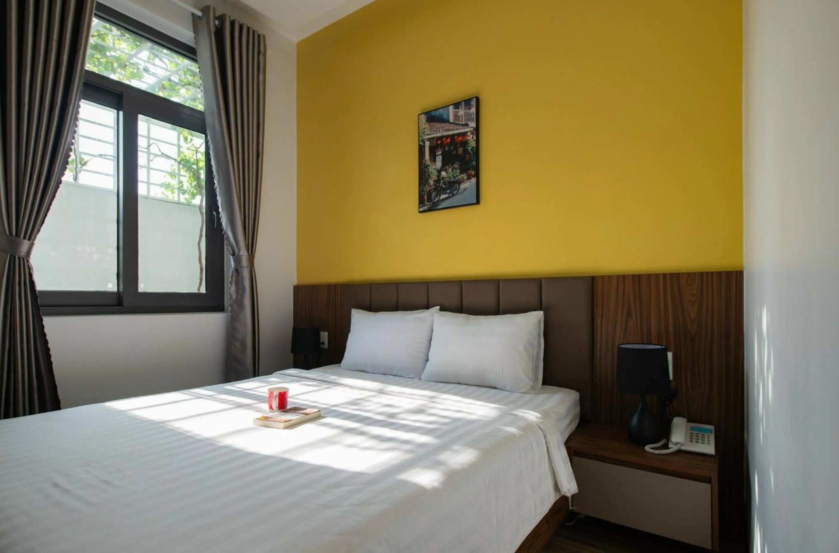 Bed in West Lake Hotel - Near Bai Dai Beach