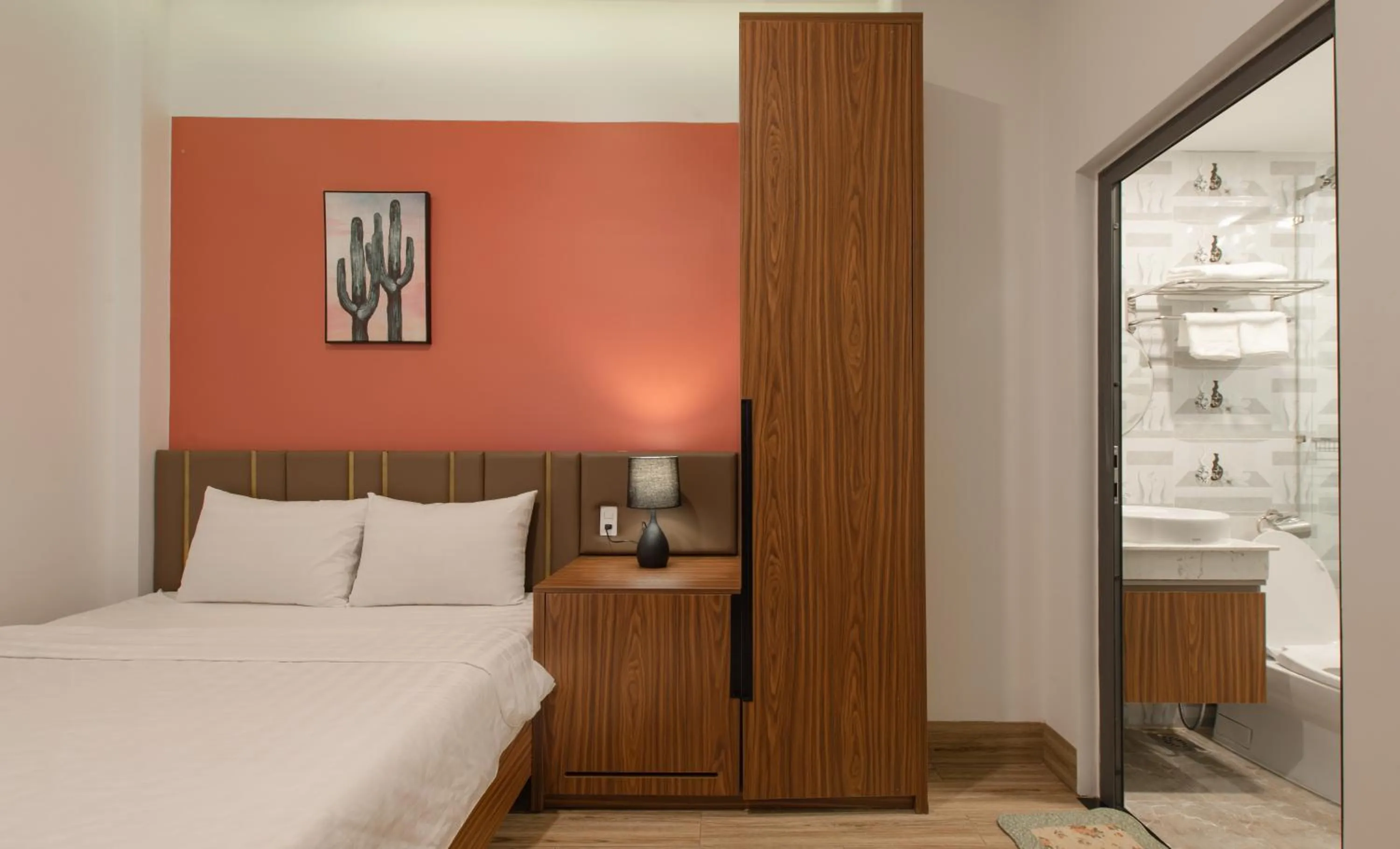 Bed in West Lake Hotel - Near Bai Dai Beach