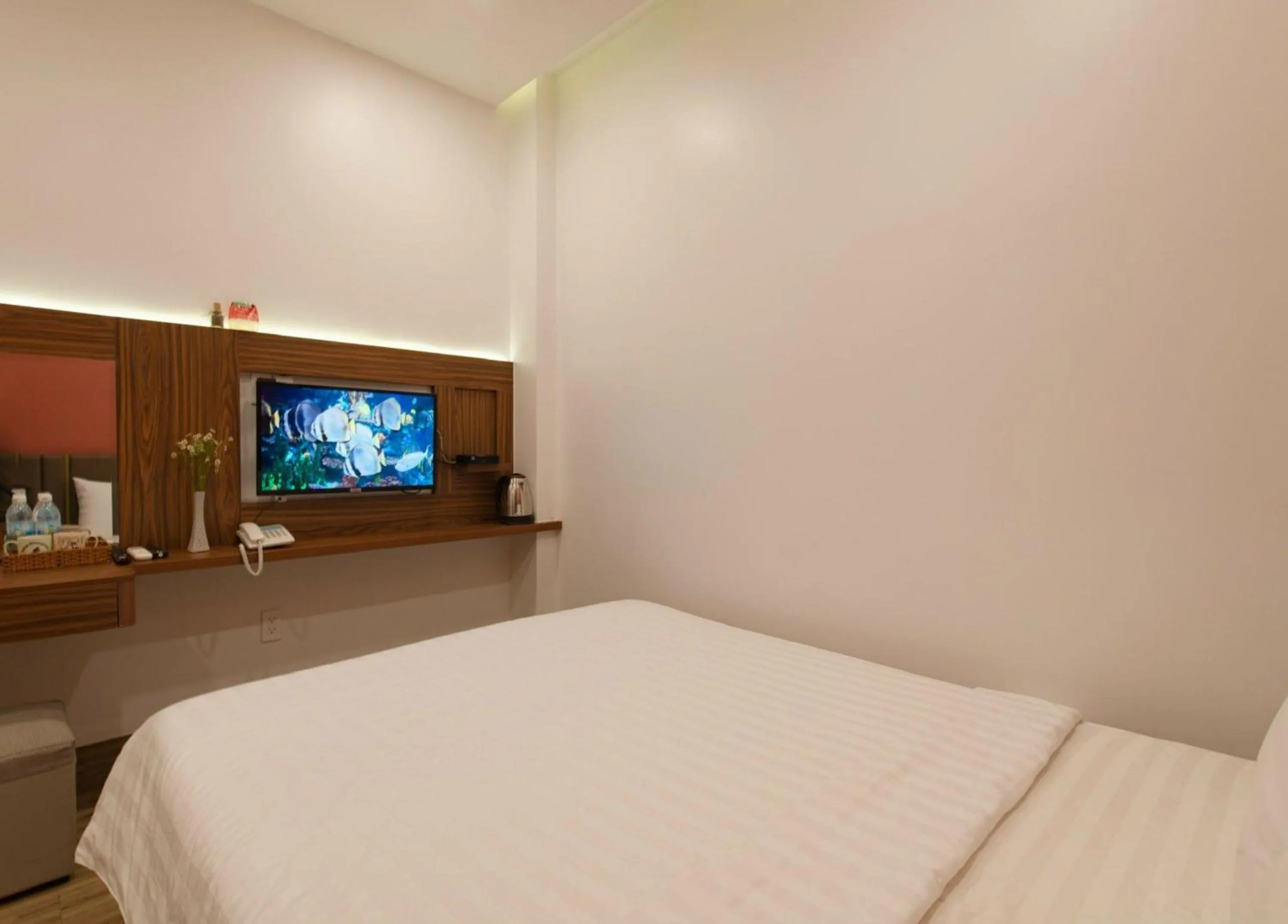 Bed in West Lake Hotel - Near Bai Dai Beach