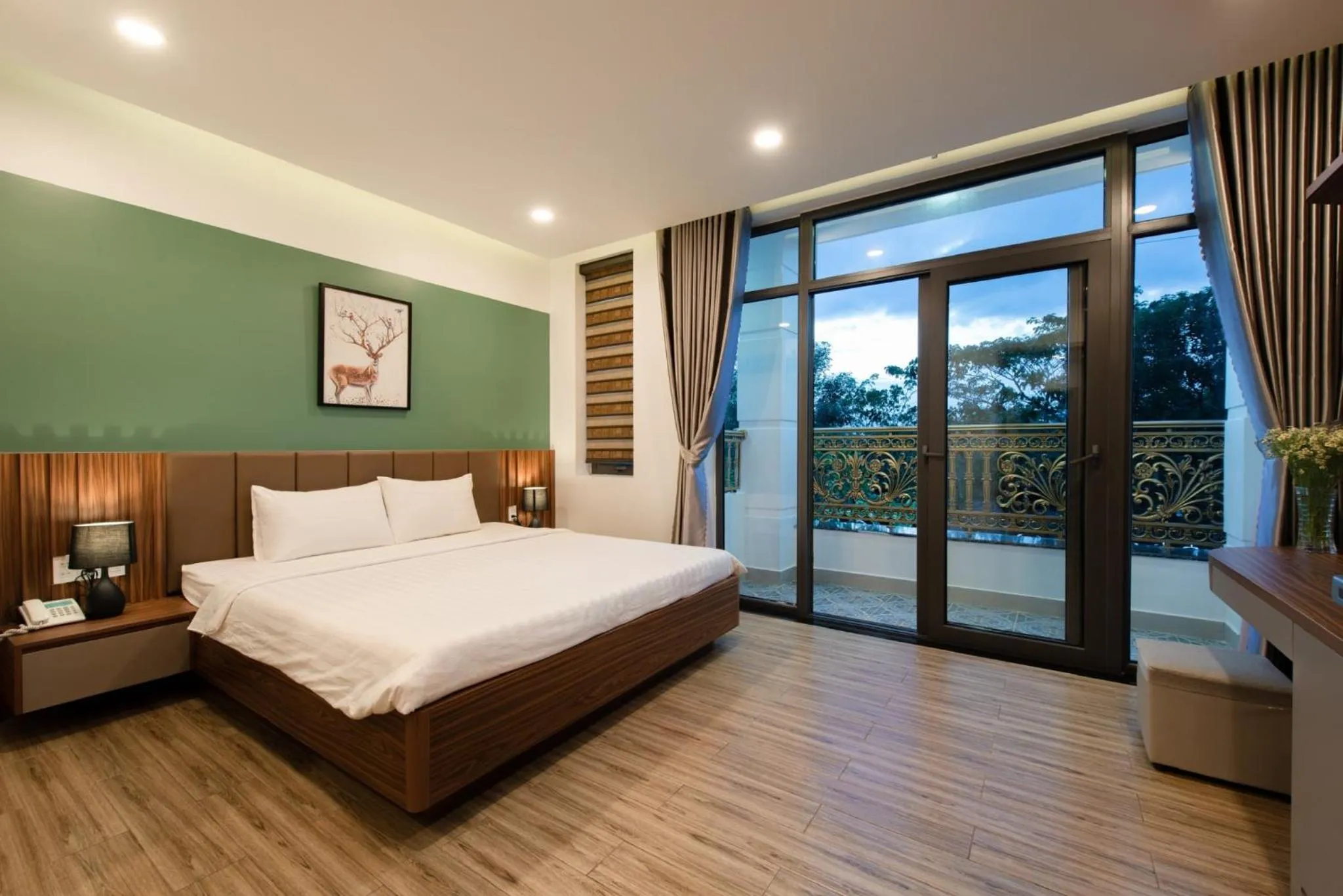 Bed in West Lake Hotel - Near Bai Dai Beach