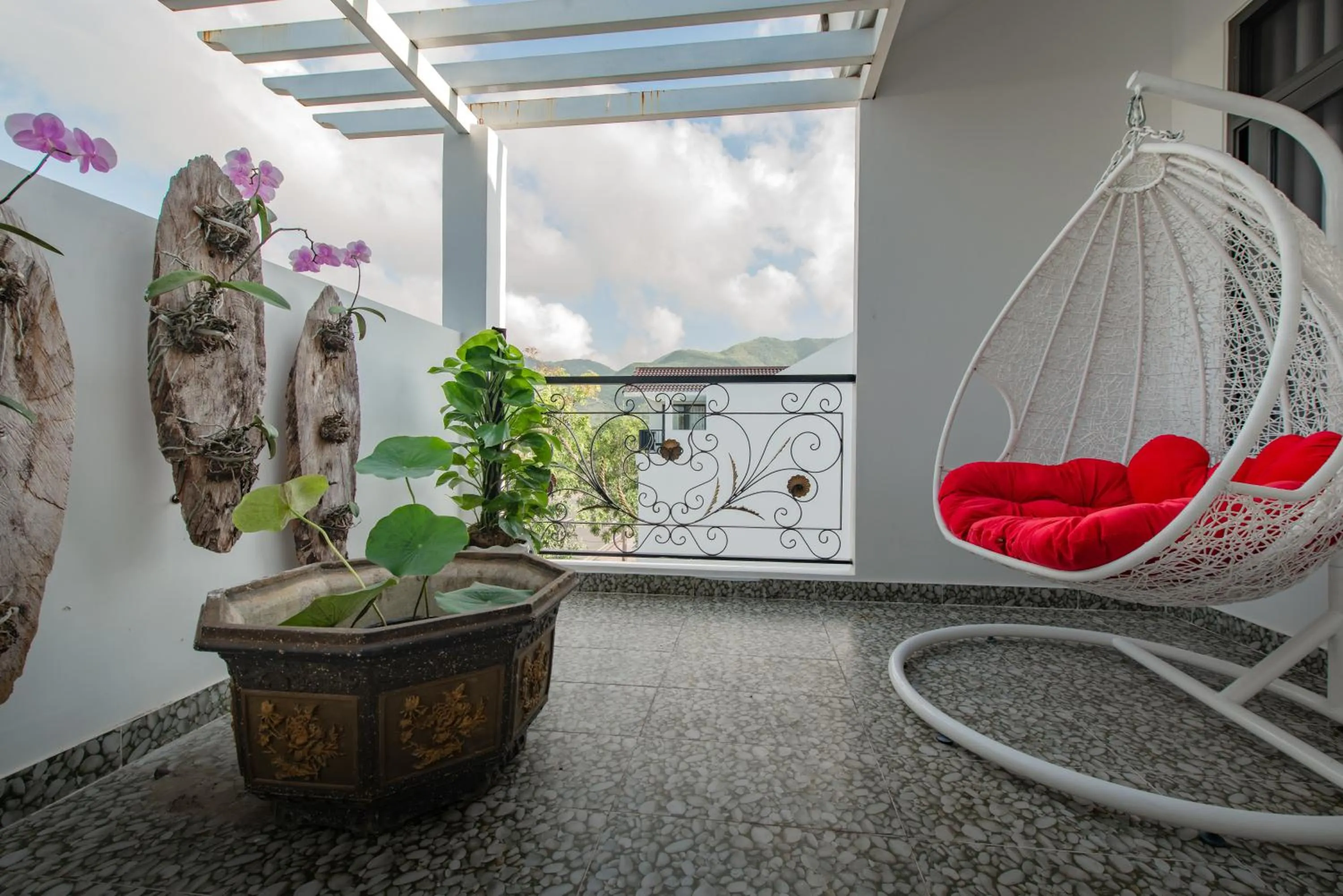 Day in West Lake Hotel - Near Bai Dai Beach