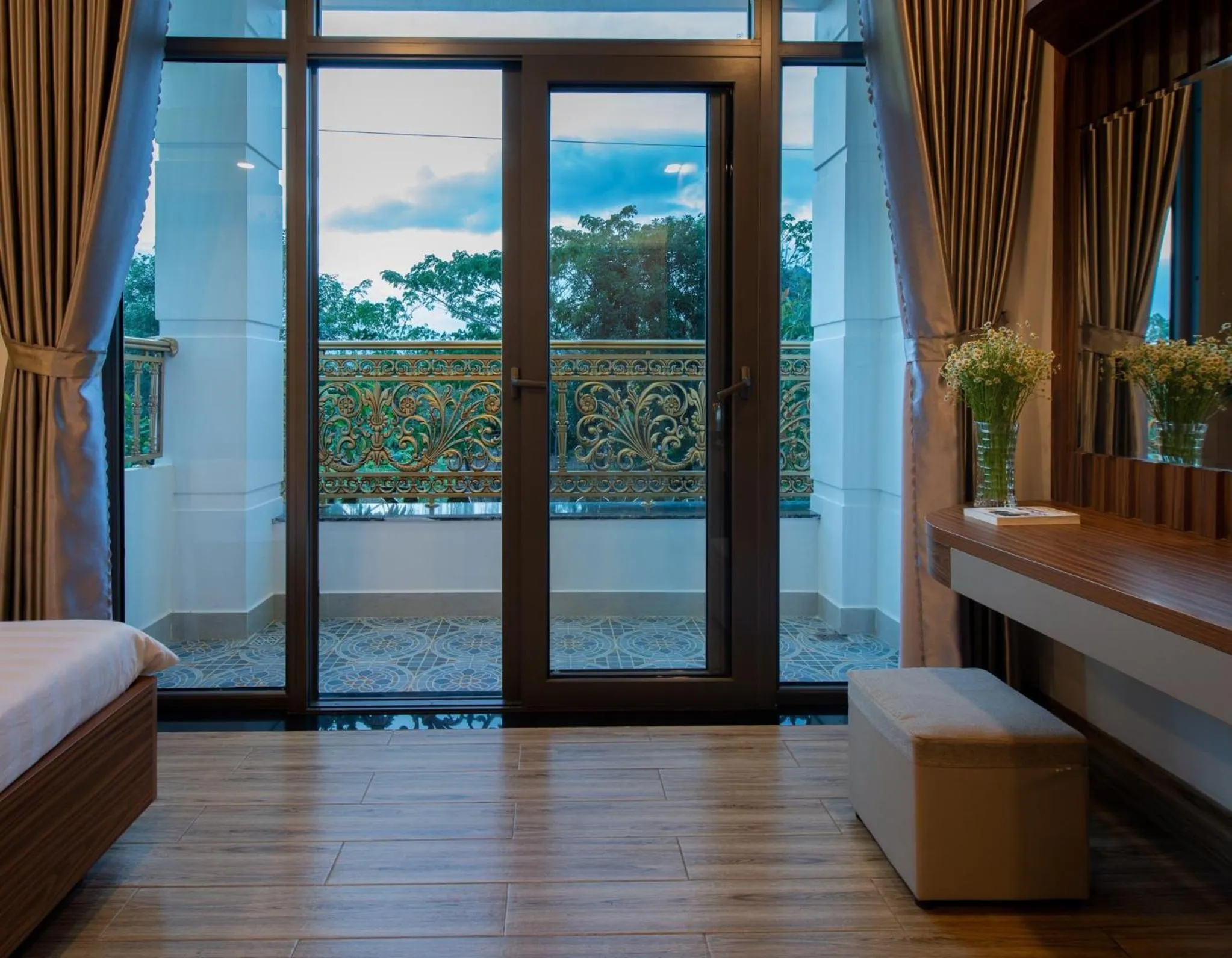 Balcony/Terrace, Bed in West Lake Hotel - Near Bai Dai Beach