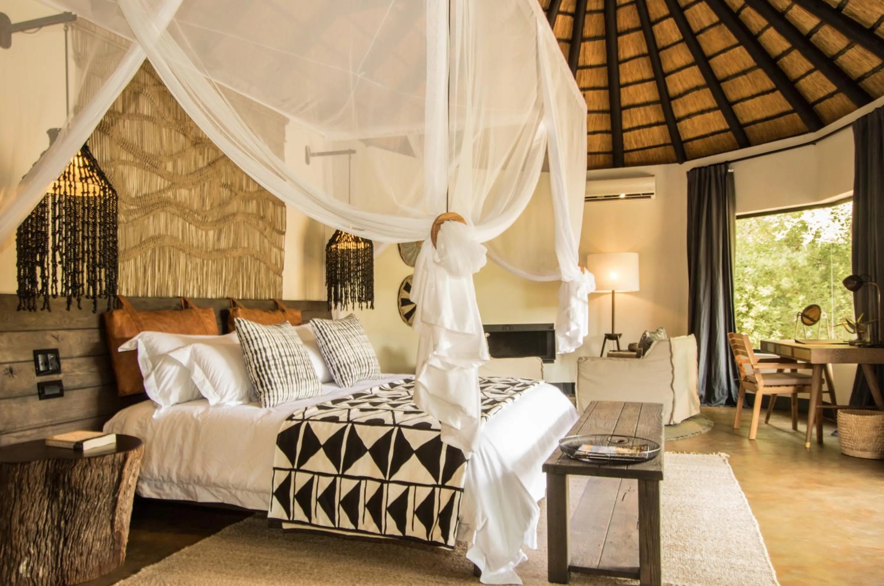 Photo of the whole room, Bed in Abelana River Lodge