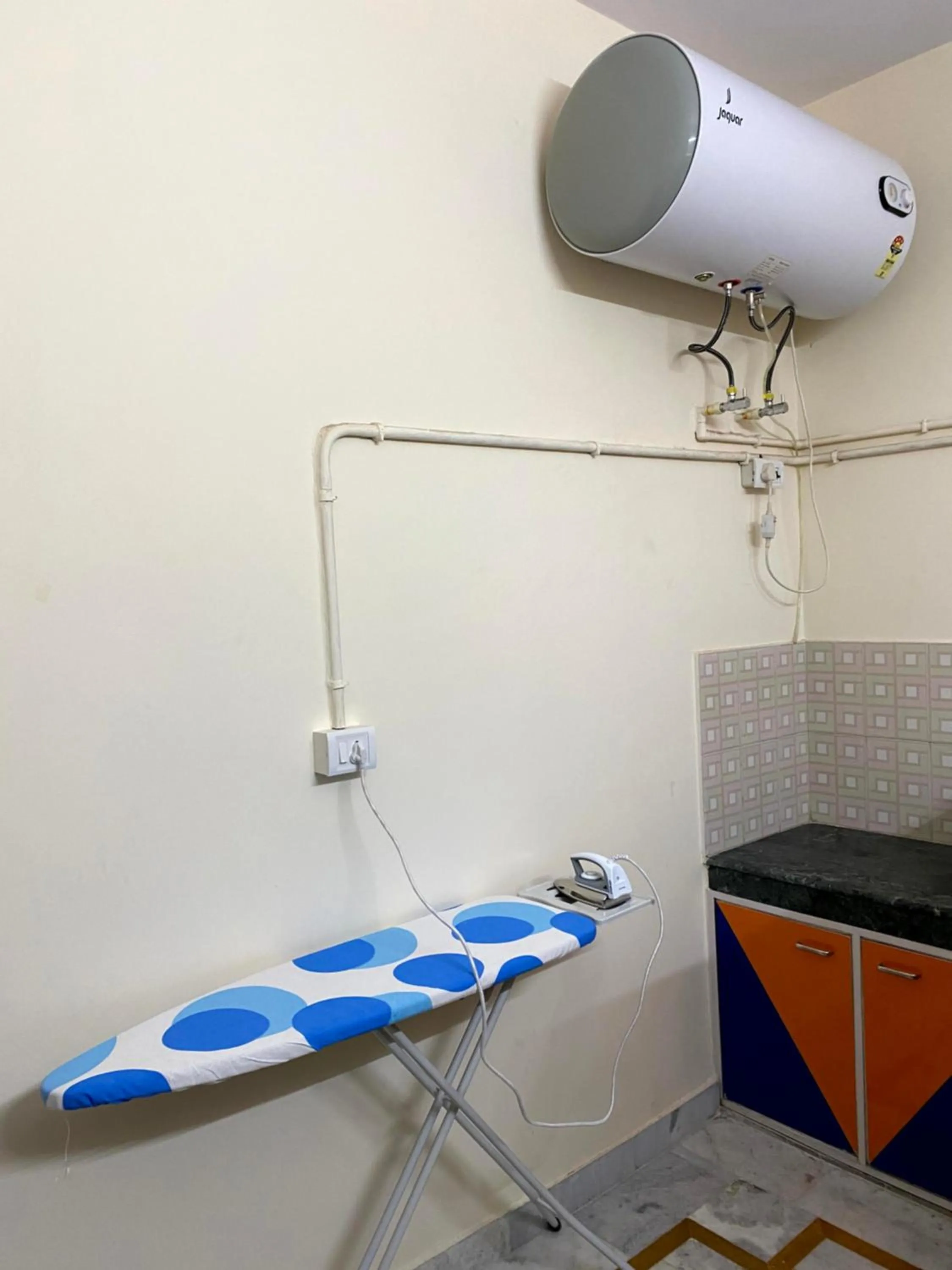 flat iron in Backpackers Den