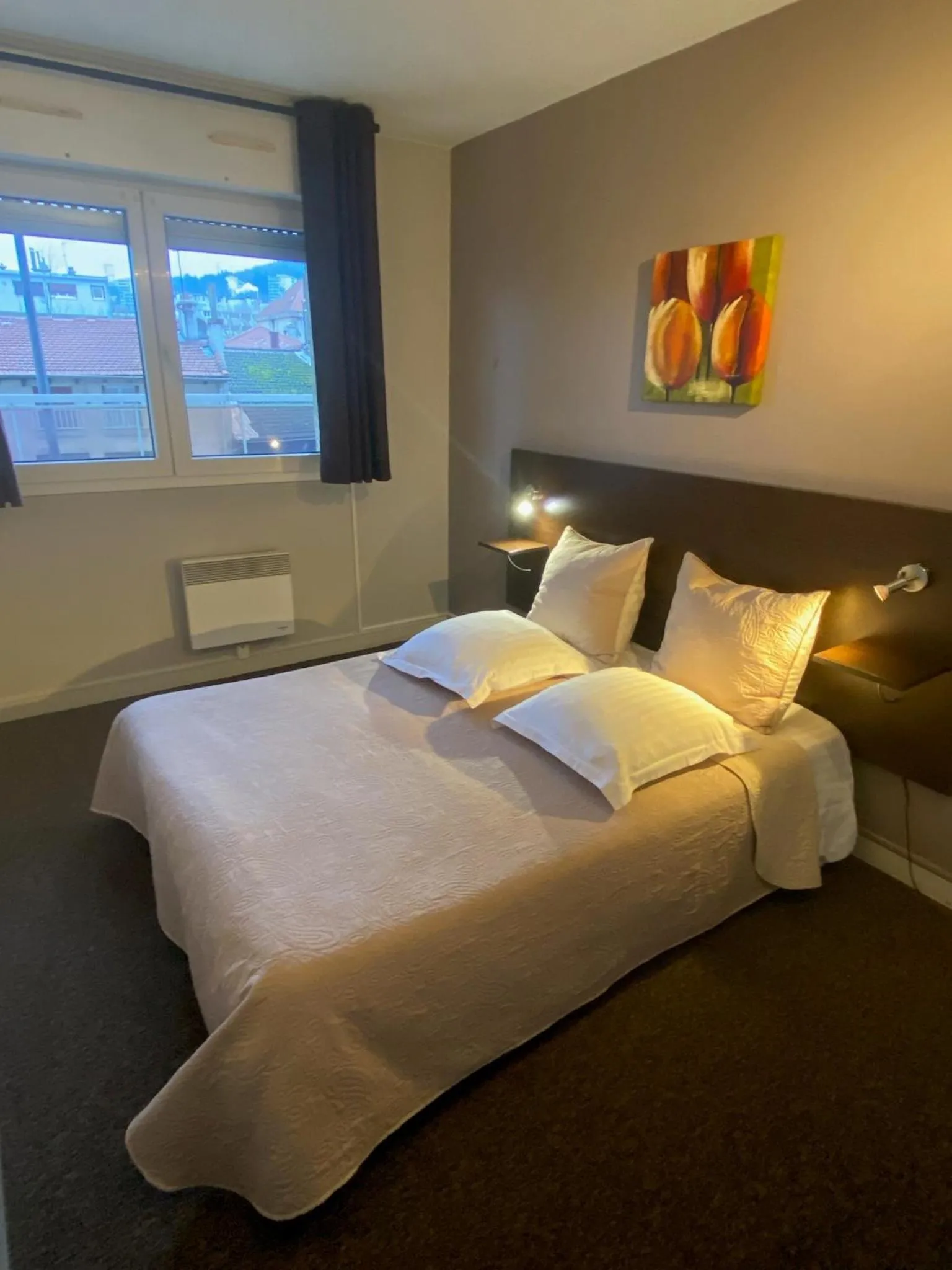 Bedroom, Bed in Appart'hotel Les Palatines