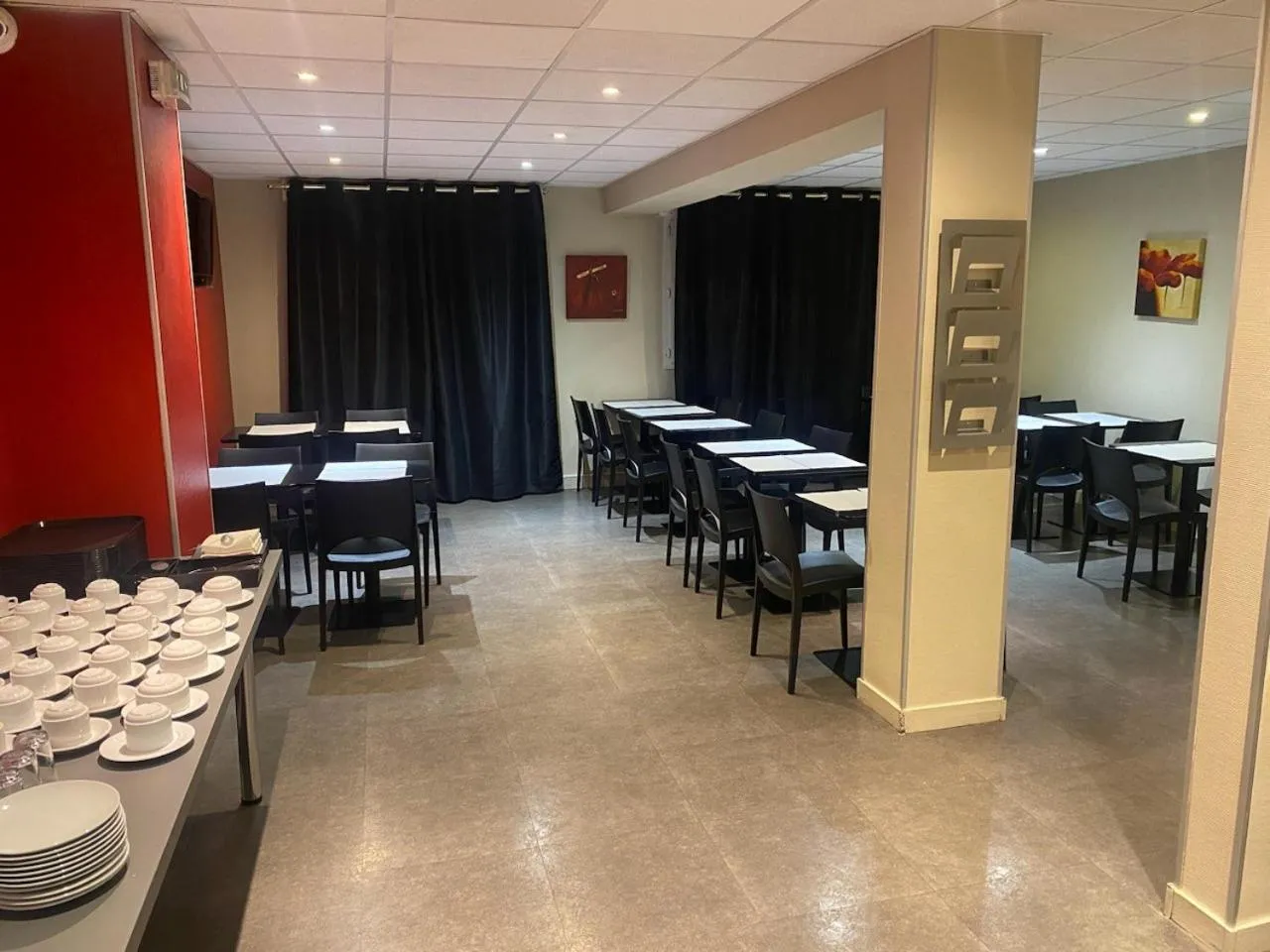 Breakfast in Appart'hotel Les Palatines