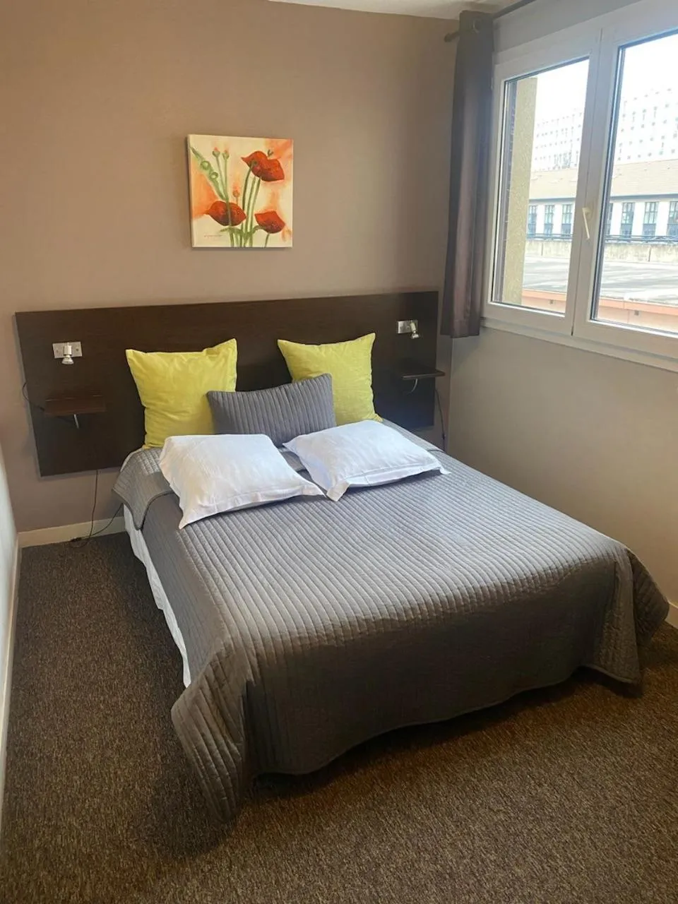 Bedroom, Bed in Appart'hotel Les Palatines