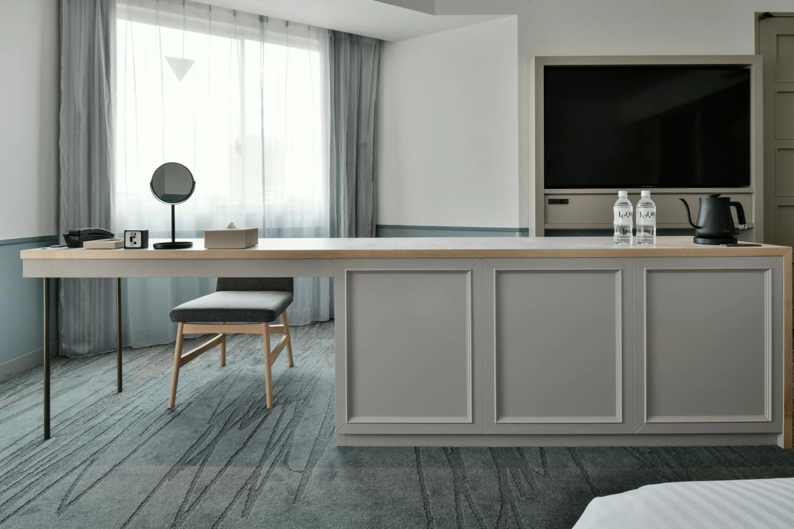 TV and multimedia in Lequ Okinawa Chatan Spa ＆ Resort