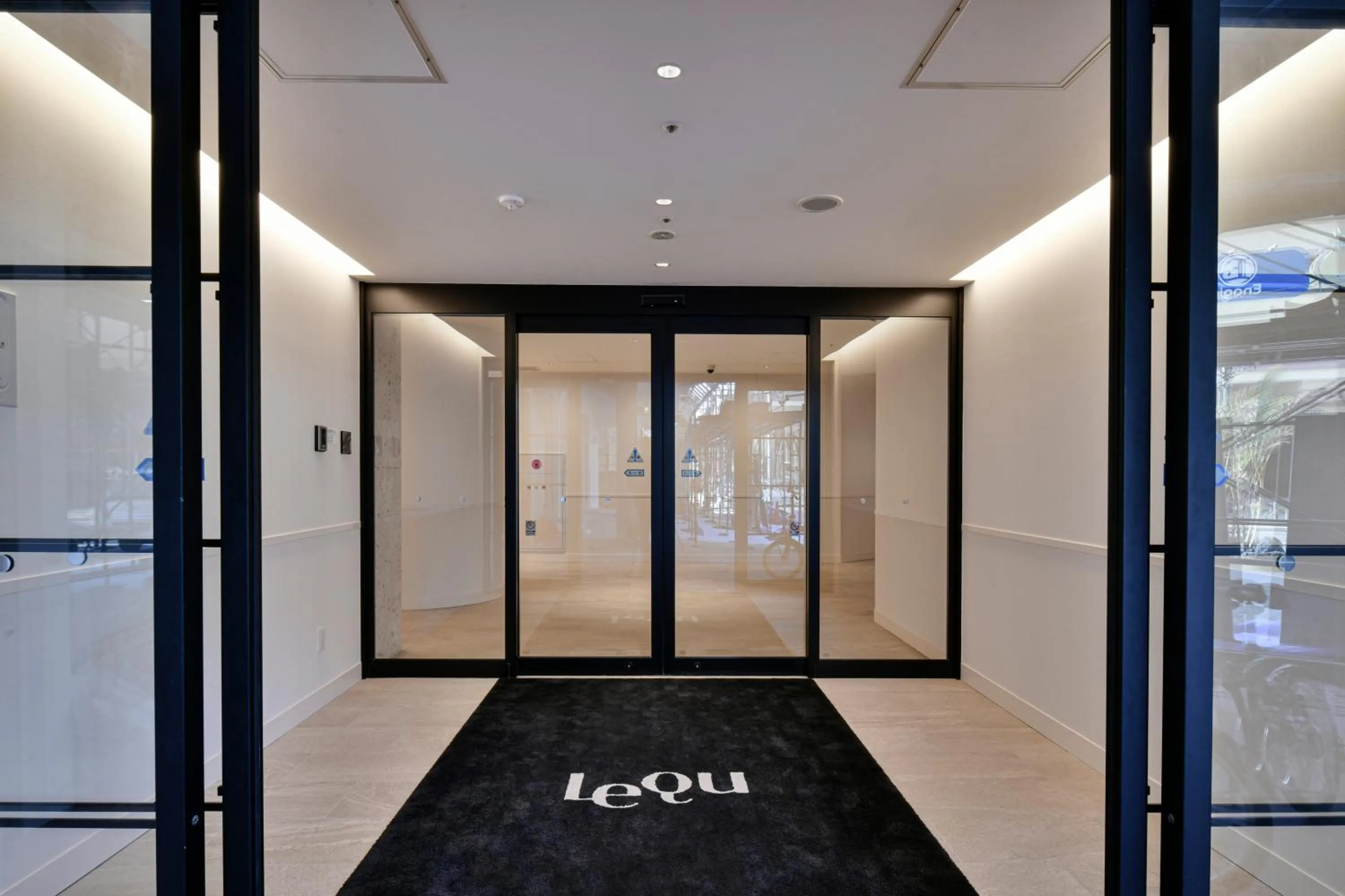 Lobby or reception in Lequ Okinawa Chatan Spa ＆ Resort