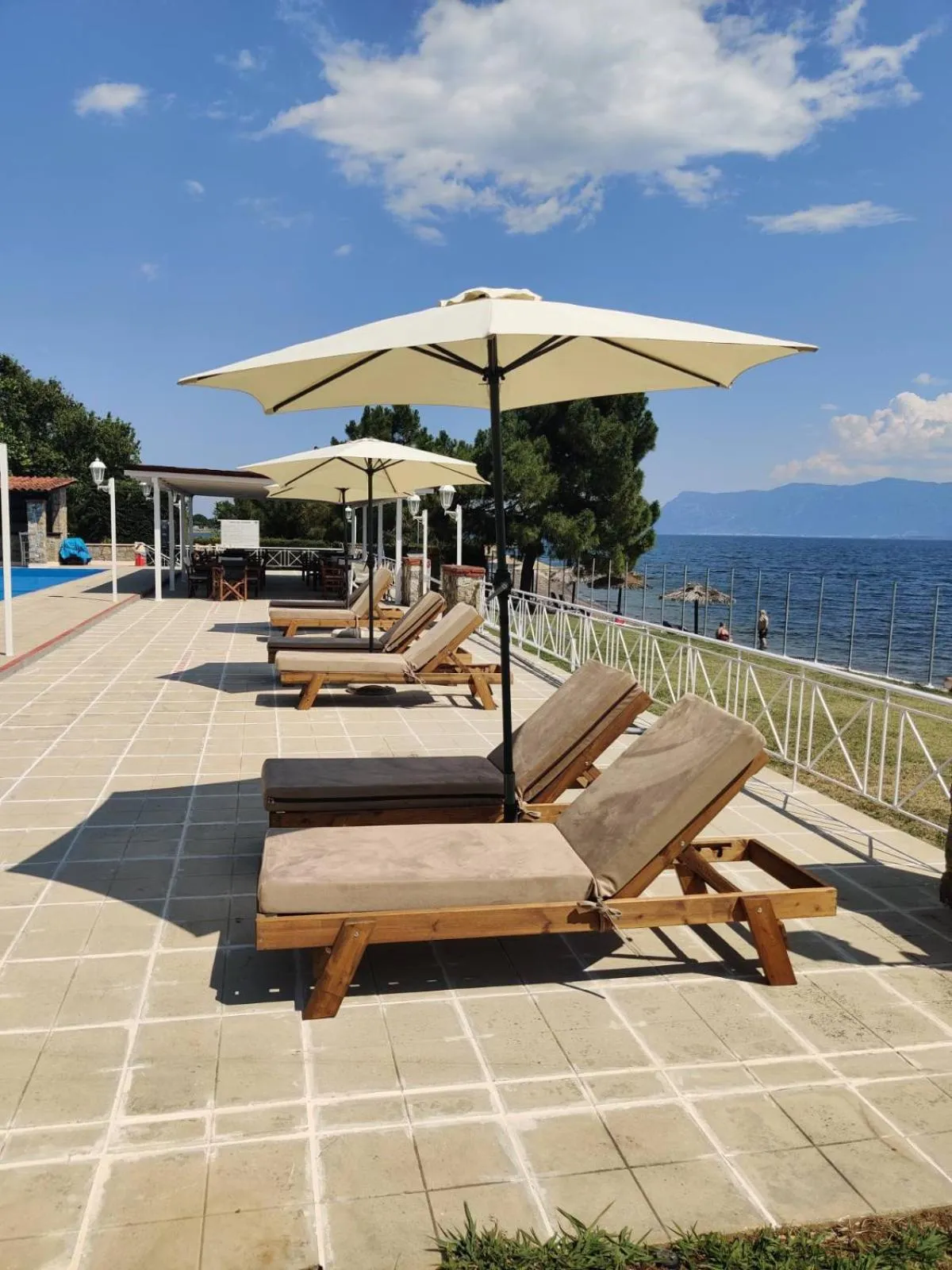 Swimming pool in Tsamadanis Hotel & Bungalows Friends Family