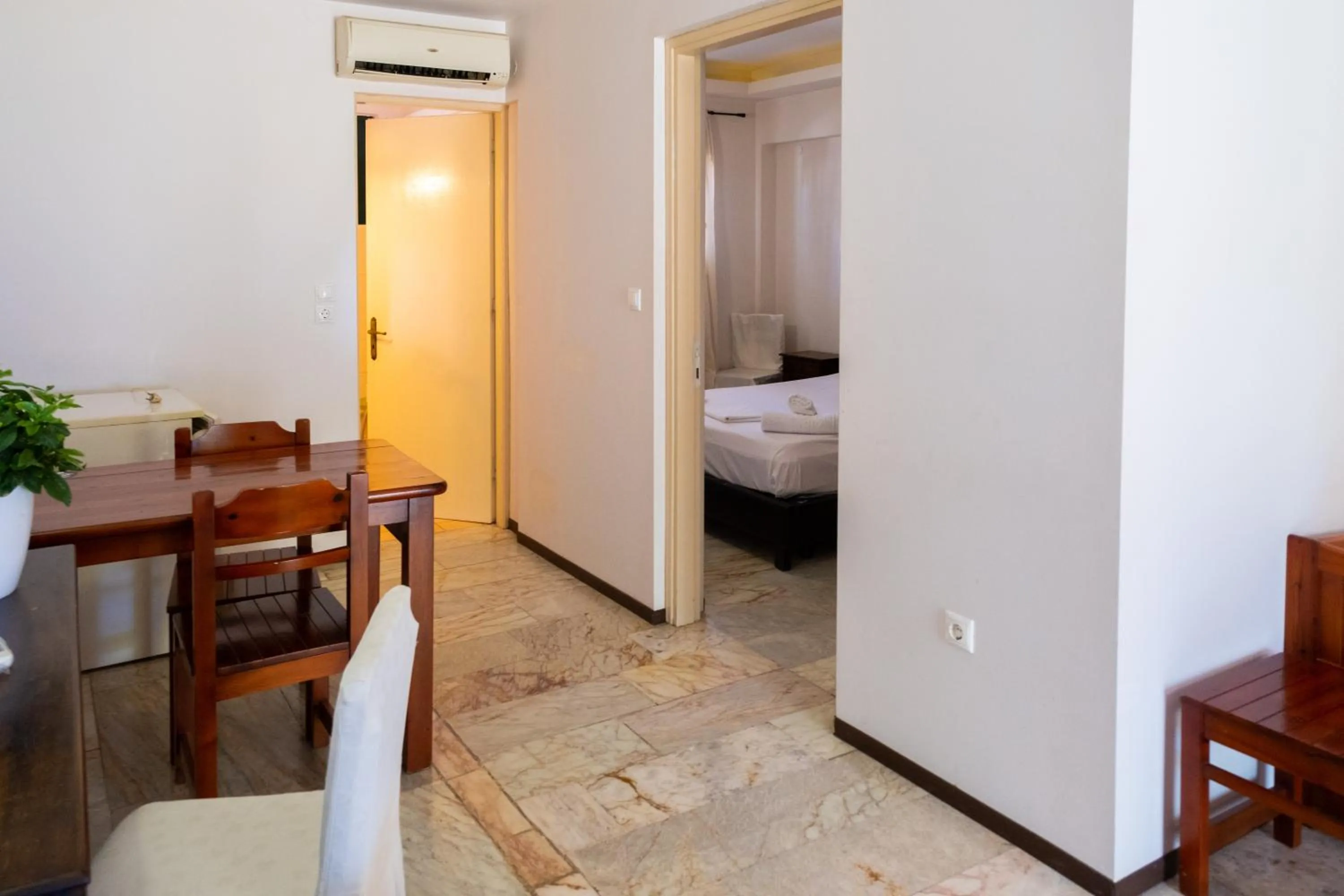 Bed in Tsamadanis Hotel & Bungalows Friends Family