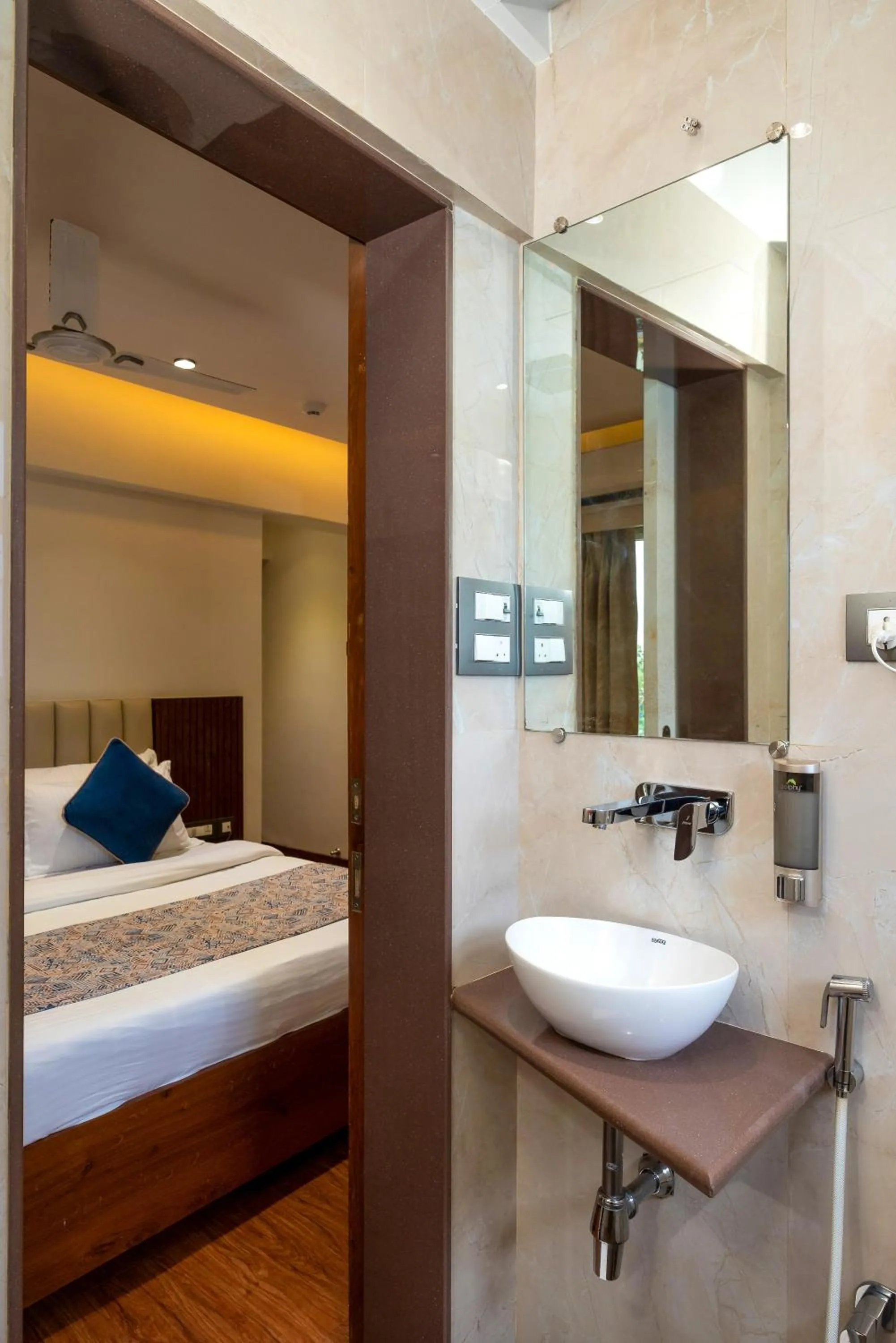 Bed in Hotel Kalpana Palace, Mumbai