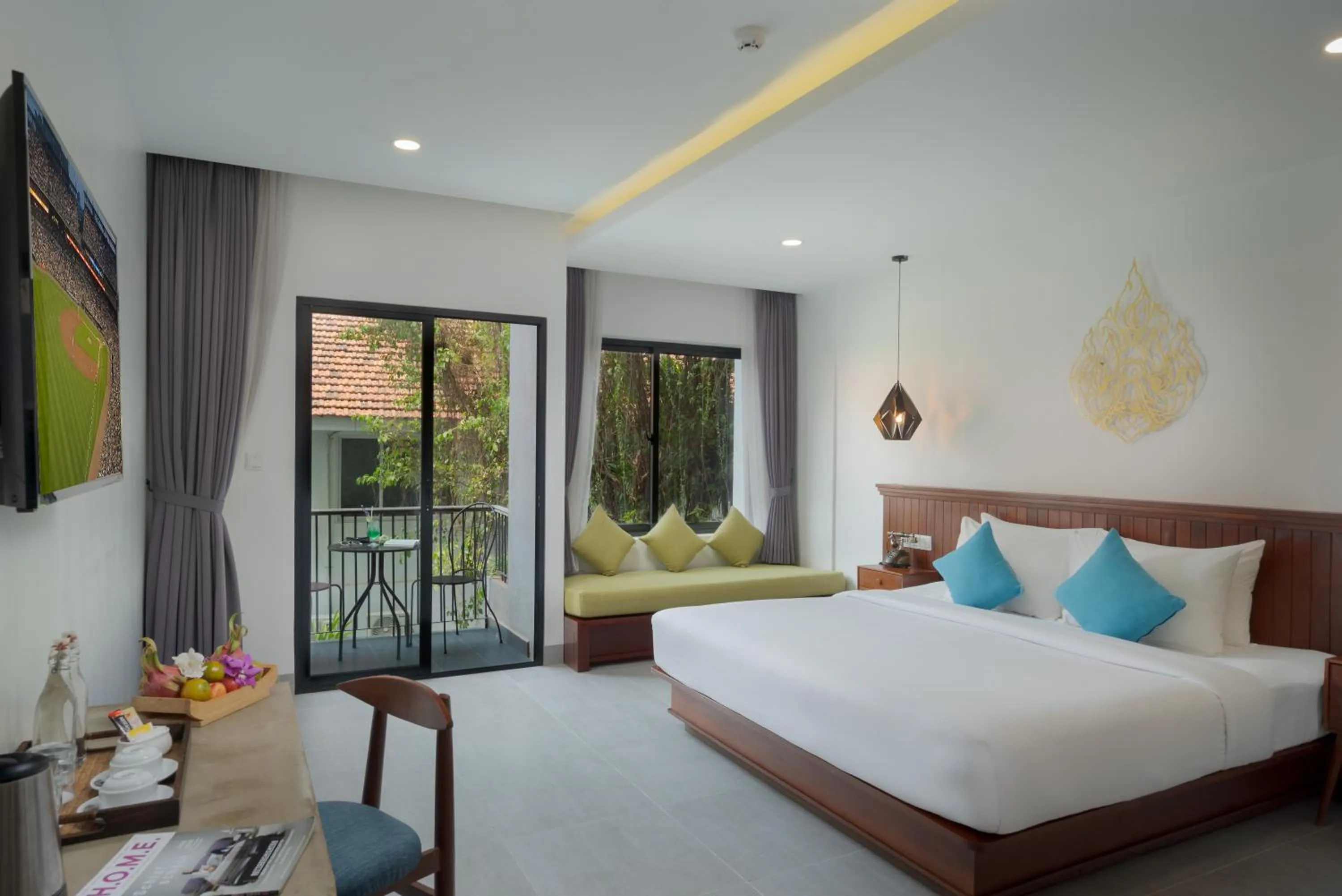 Pool view, Bed in Angkor Aurora