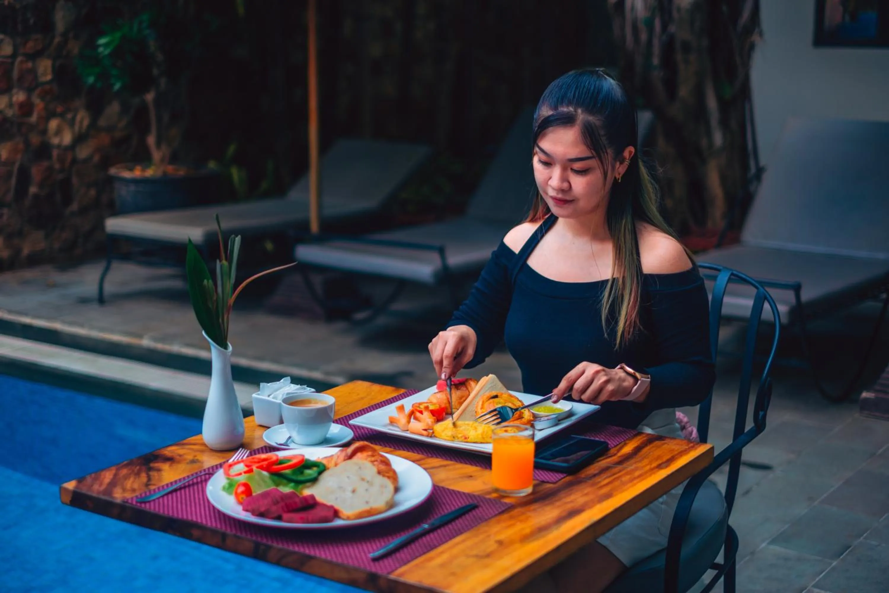 Breakfast in Angkor Aurora