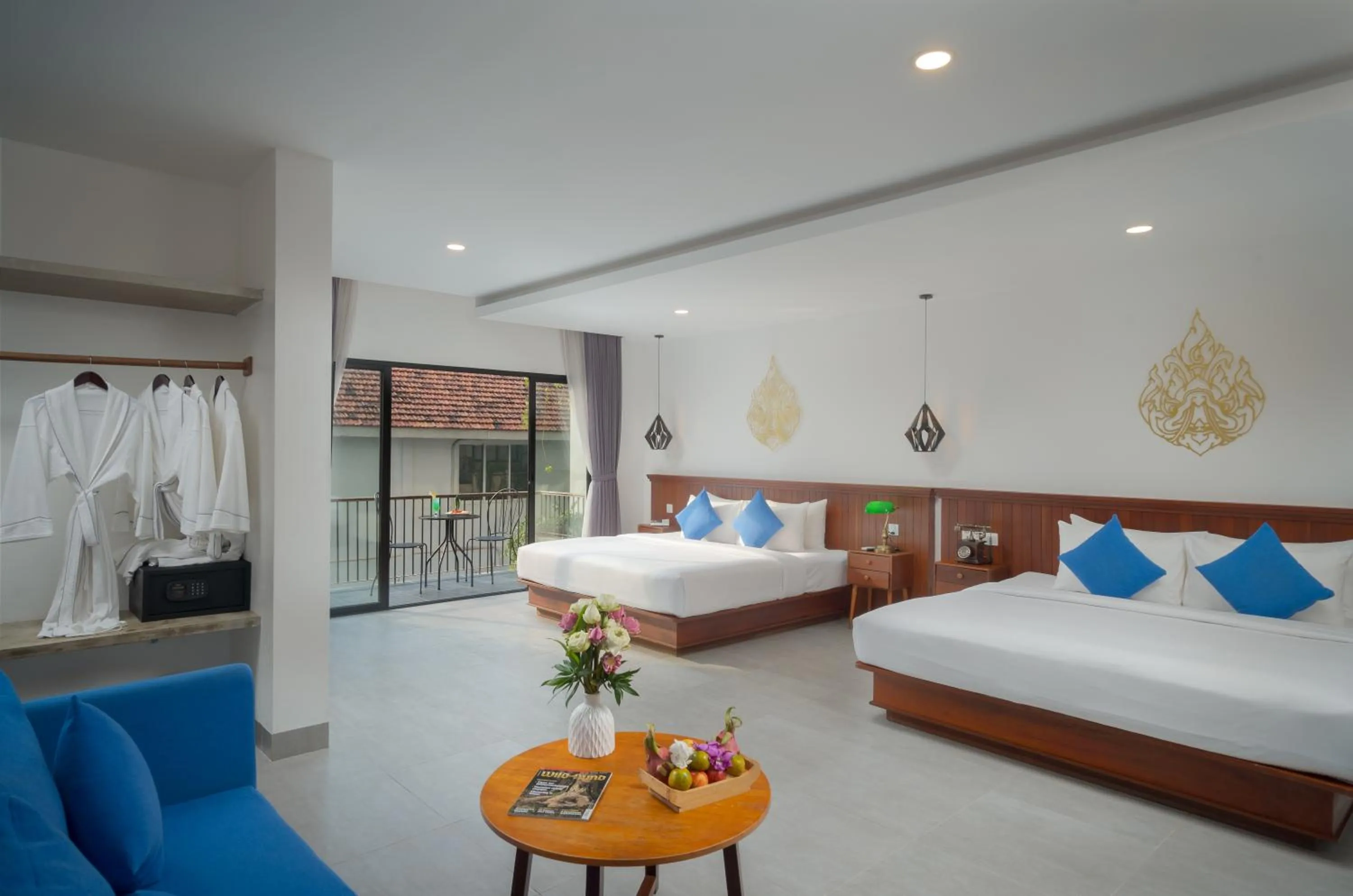 Photo of the whole room, Bed in Angkor Aurora